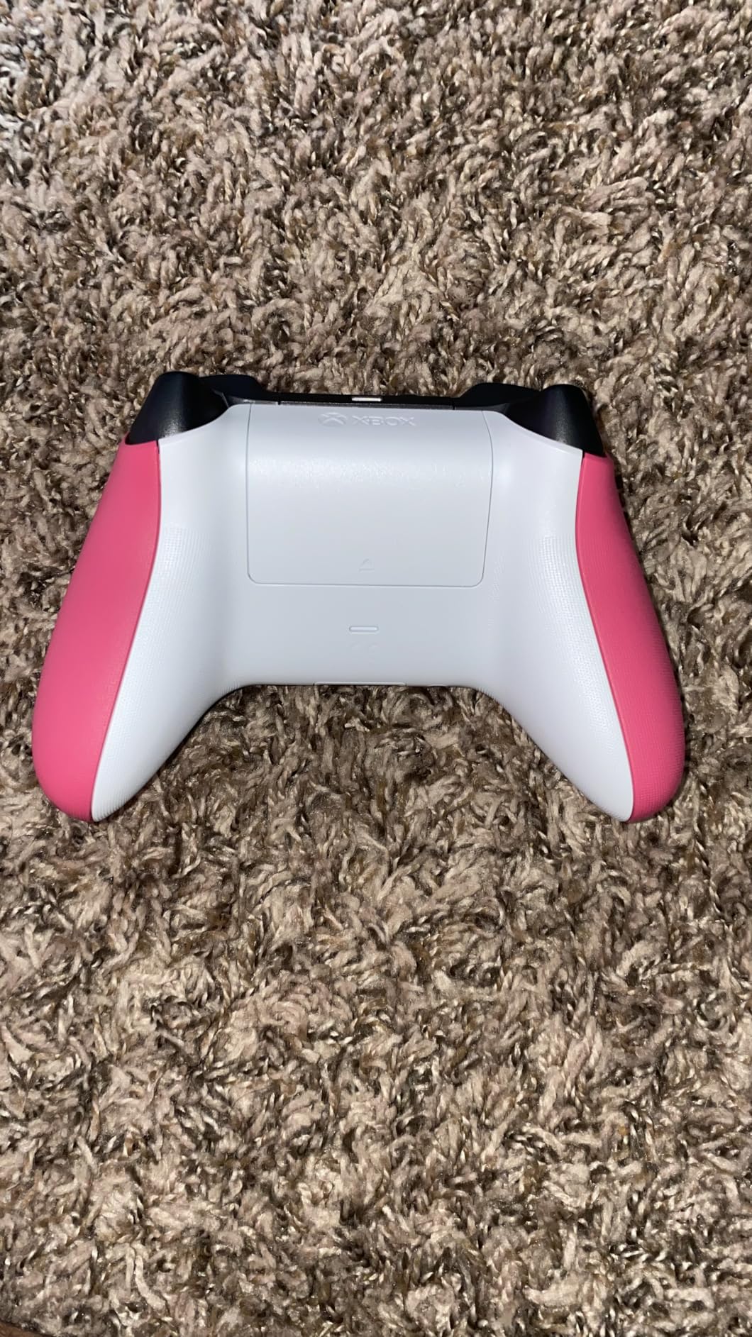 Xbox Wireless Gaming Controller (2025) - Deep Pink - Play on Xbox, Windows, Android, iOS, FireTV Sticks, Smart TVs, VR Headsets customer photo 2