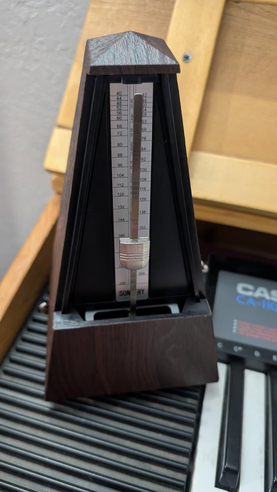 Sondery Classic Mechanical Metronome with Bell - Black Wood Grain ABS Case 40-208bpm customer photo 1
