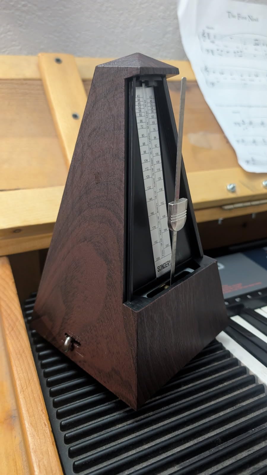 Sondery Classic Mechanical Metronome with Bell - Black Wood Grain ABS Case 40-208bpm customer photo 2