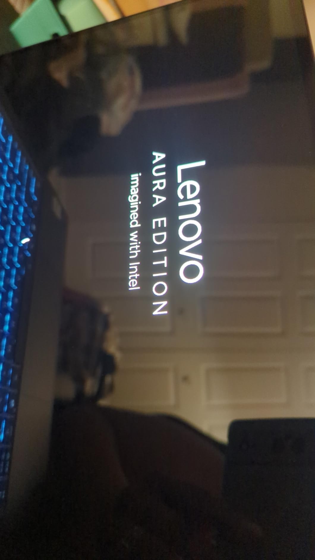 Lenovo Slim 7i Aura Edition - 2025 - Copilot+ PC - Core Ultra 7 Processor 256V - 14