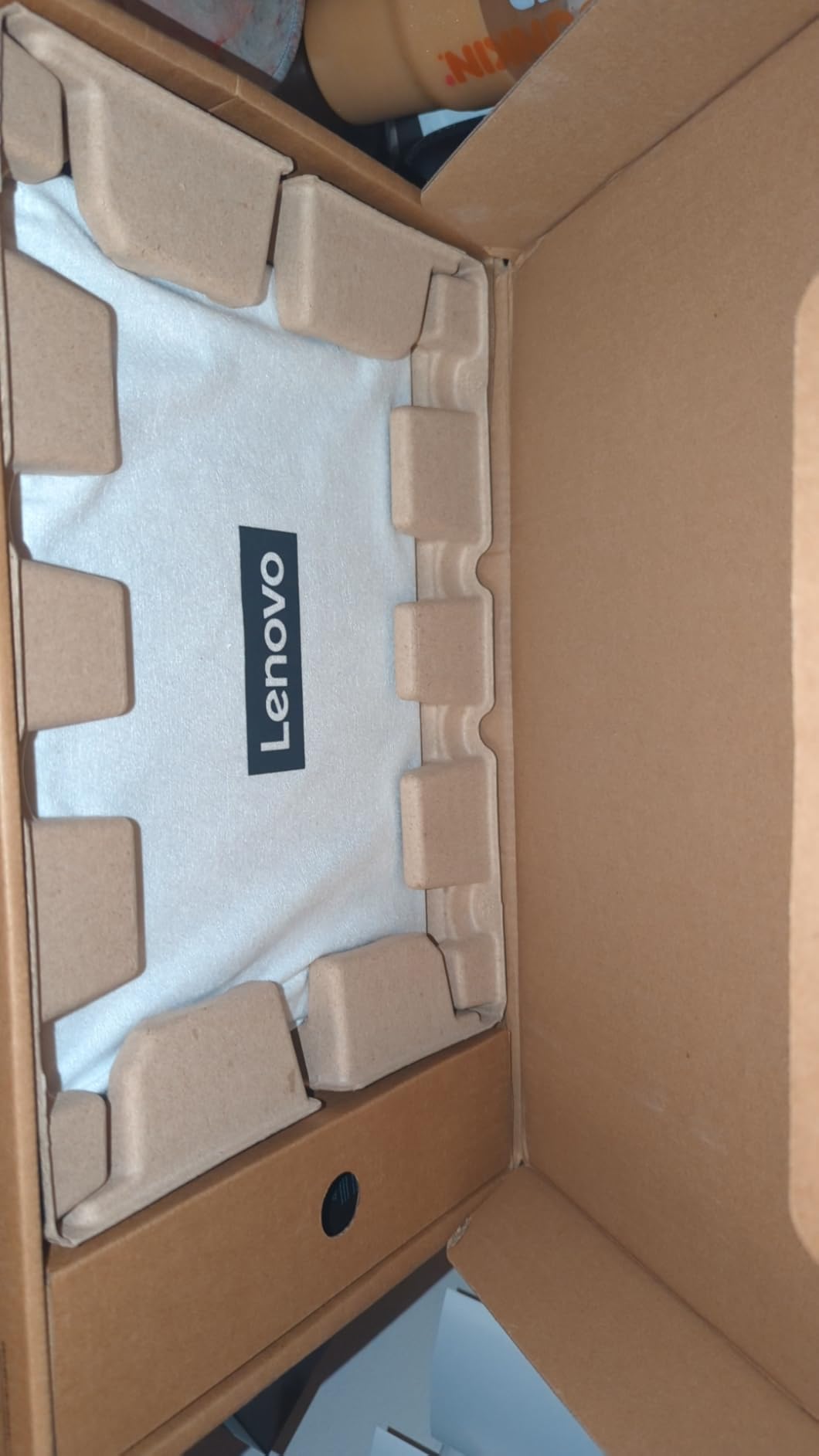 Lenovo Slim 7i Aura Edition - 2025 - Copilot+ PC - Core Ultra 7 Processor 256V - 14