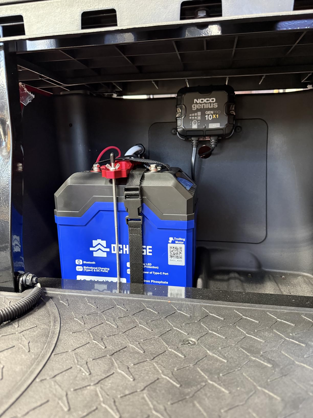 DC HOUSE 12V 100Ah 3.0 Trolling Motor Marine Battery with with 10A Charger, Bluetooth & Low Temp Cut-Off with SOC Status Indicators, USB-A, DC, USB-C Ports, Built-in 100A BMS, Up to 15000 Cycles customer photo 1