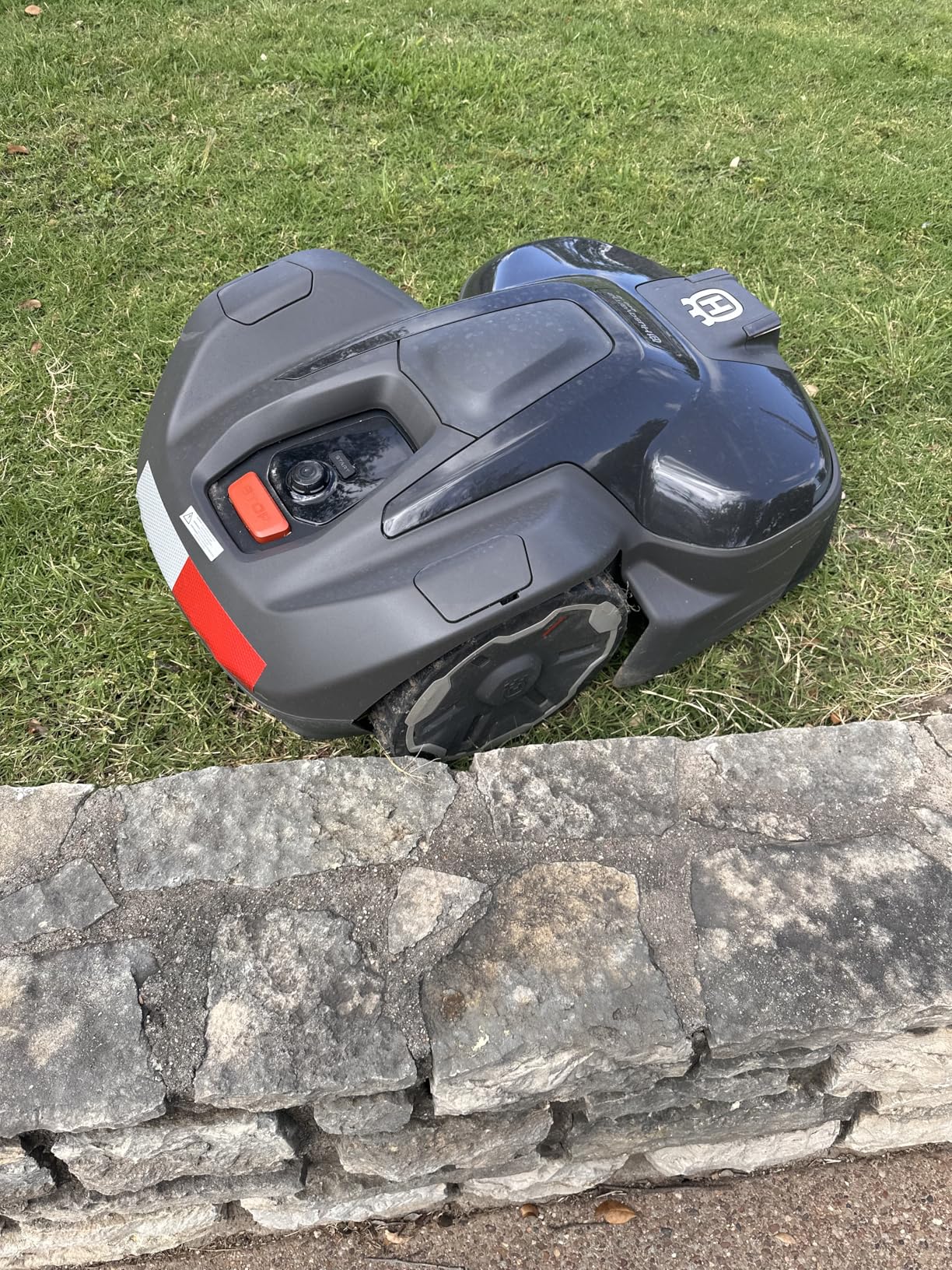 Husqvarna 440iQ Automower Robotic Mower, 2 Acre Mowing Capacity, Wire Free Robot Lawn Mower with Charging Station, RS1 EPOS Reference Station and Replacement Blades customer photo 1