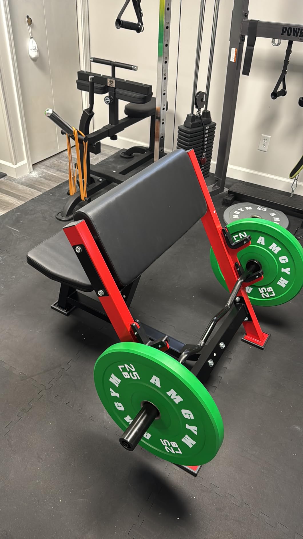 VEVOR Preacher Curl Bench, Strength Training Benches, Max Load 660 LBS Home Gym Fitness Equipment, Seated Arm Isolated Barbell Dumbbell Bicep Station, Adjustable Weight Bench with Bar Holders customer photo 1