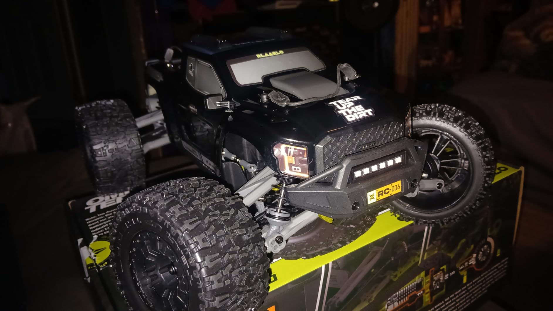 RIAARIO 1/10 Brushless RC Cars, Monster Truck, 50+ MPH, 4WD, Waterproof, Carbon Fiber, Black, Ages 8+ customer photo 2