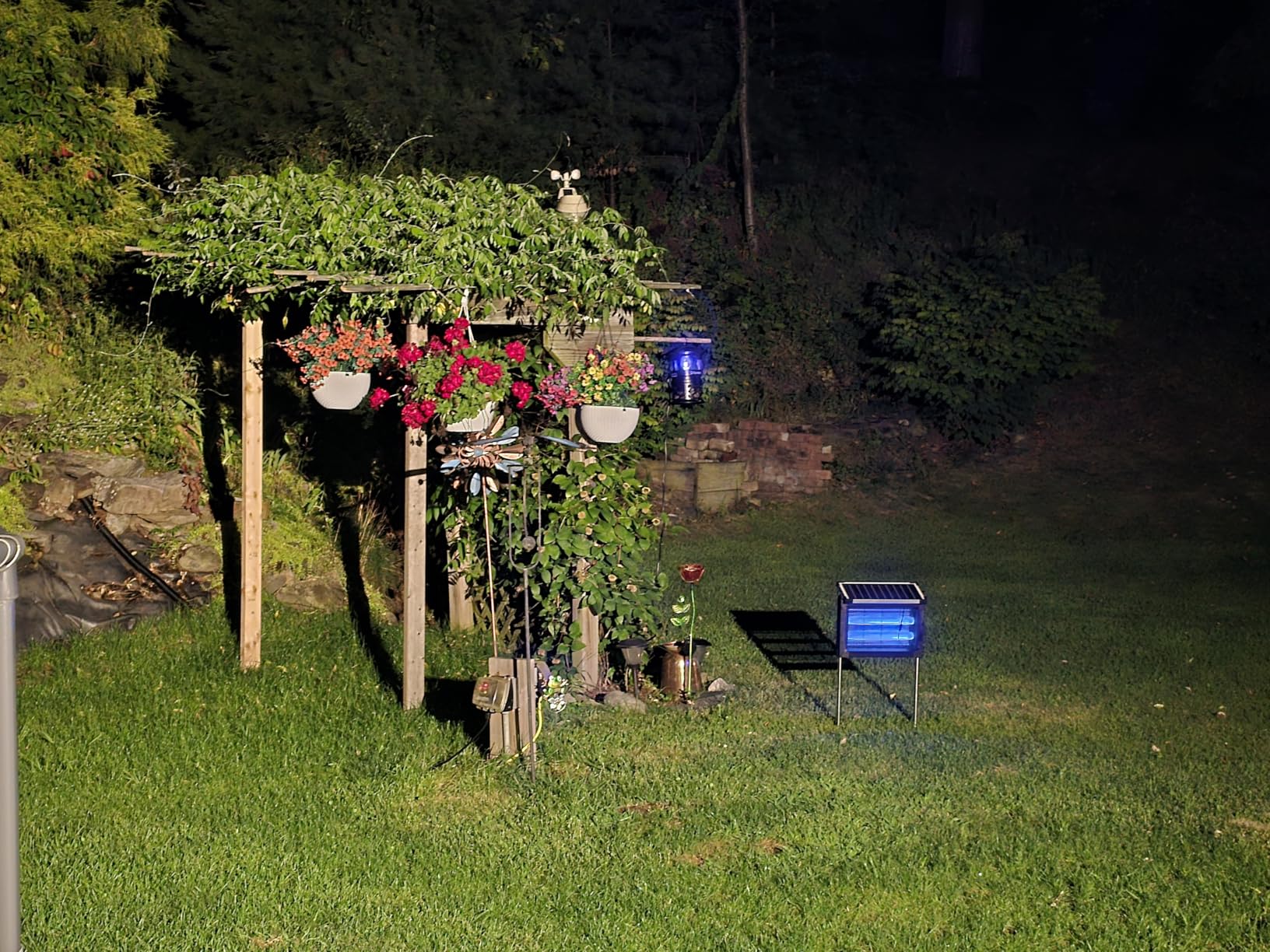 Solar Bug Zapper Outdoor, Mosquito Zapper Waterproof Electric Fly Zapper Rechargeable Mosquito Killer Lamp with 10W Solar Panel, 4500V Cordless Fly Trap for Backyard, Patio, Garden, RV, Camping customer photo 1