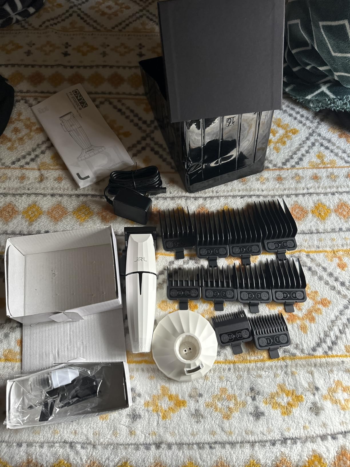 JRL Ghost 2020C Professional Cordless Hair Clipper for Barber Hair Cutting, Smart-Clip Technology Prevents Blade Drag, Reset IQ Charging Dock, For Fading, Dual-Speed 6000-7500 RPM Motor, White customer photo 2