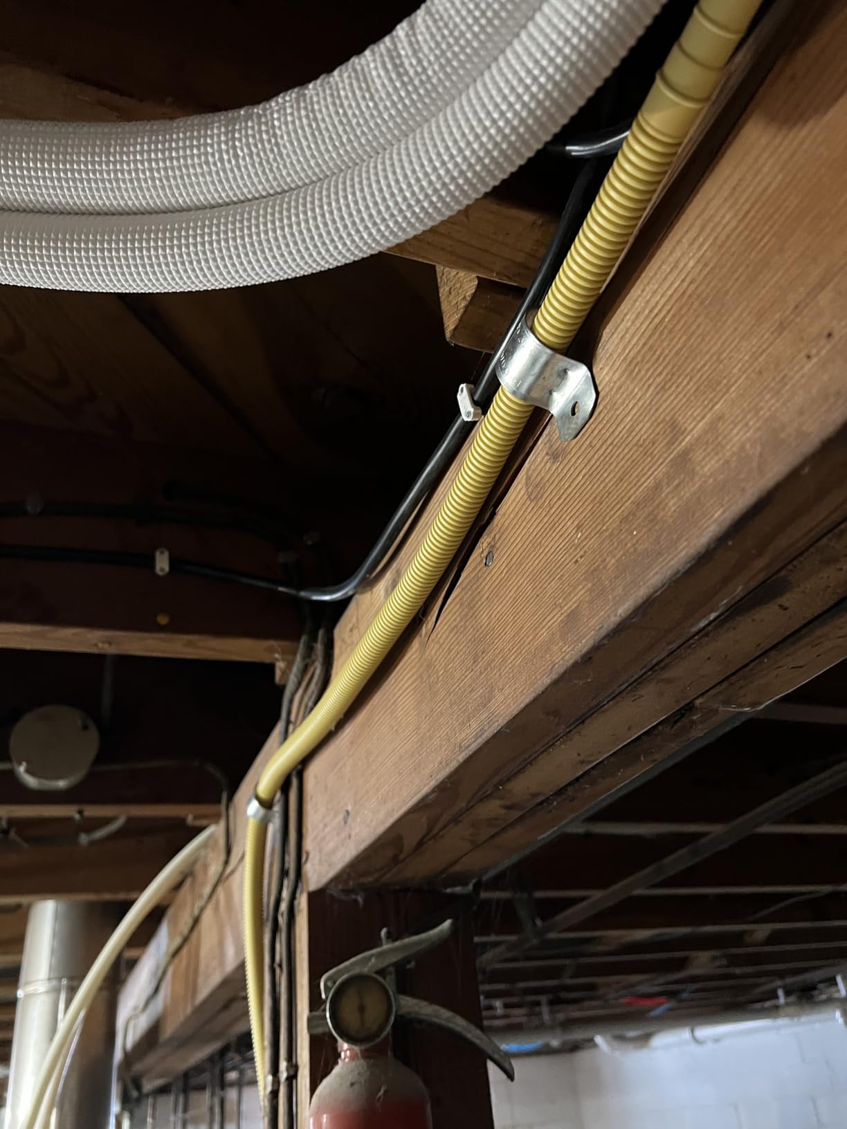 DELLA 28K BTU ODU Tri 3 Zone (9K 9K 18K BTU) Mini Split AC Heat Pump Works with Alexa and Wifi, Multi Zone Cools up to 1800 Sq.Ft, 20 SEER2 208-230V, Energy Efficient, Pre-Charged, 16ft Kits Included customer photo 2