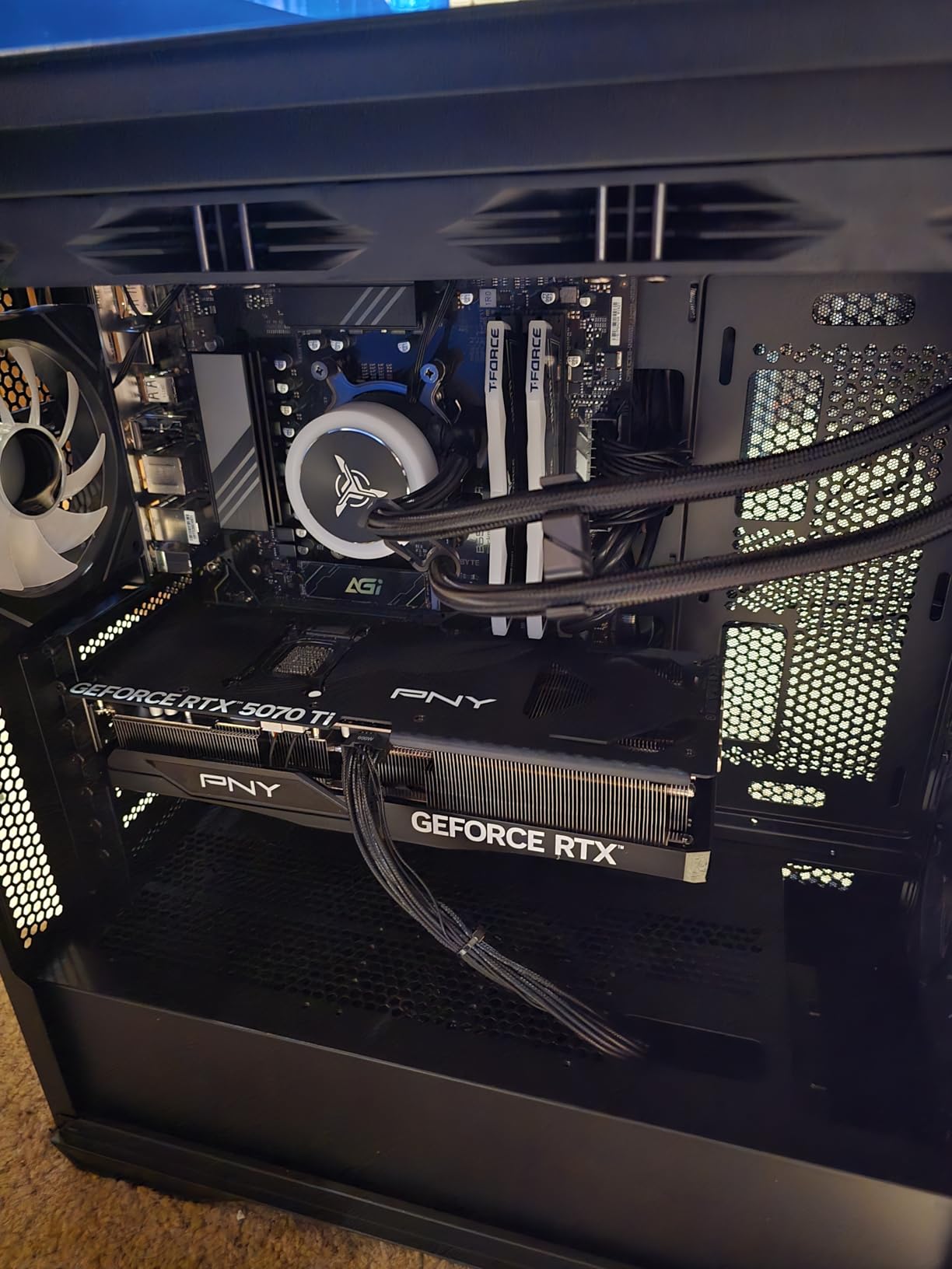 Skytech Gaming Rampage Desktop PC, Ryzen 7 7800X3D 4.2 GHz, NVIDIA RTX 5070 Ti 16GB, 1TB Gen4 NVMe SSD, 32GB DDR5 RAM 5600 RGB, 850W Gold ATX 3 PSU, 360mm ARGB AIO customer photo 2