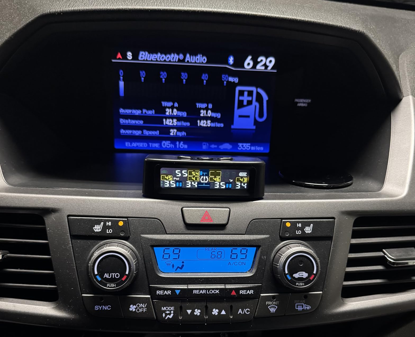 RV Tire Pressure Monitoring System -TPMS Tire Pressure Monitor with 6 Sensors,M12-3 TPMS Solar Charge & USB Color LCD Display, 0-9.9BAR/144PSI Range, 6 Alarm Modes for RV/Trailer/Truck IP67 customer photo 1