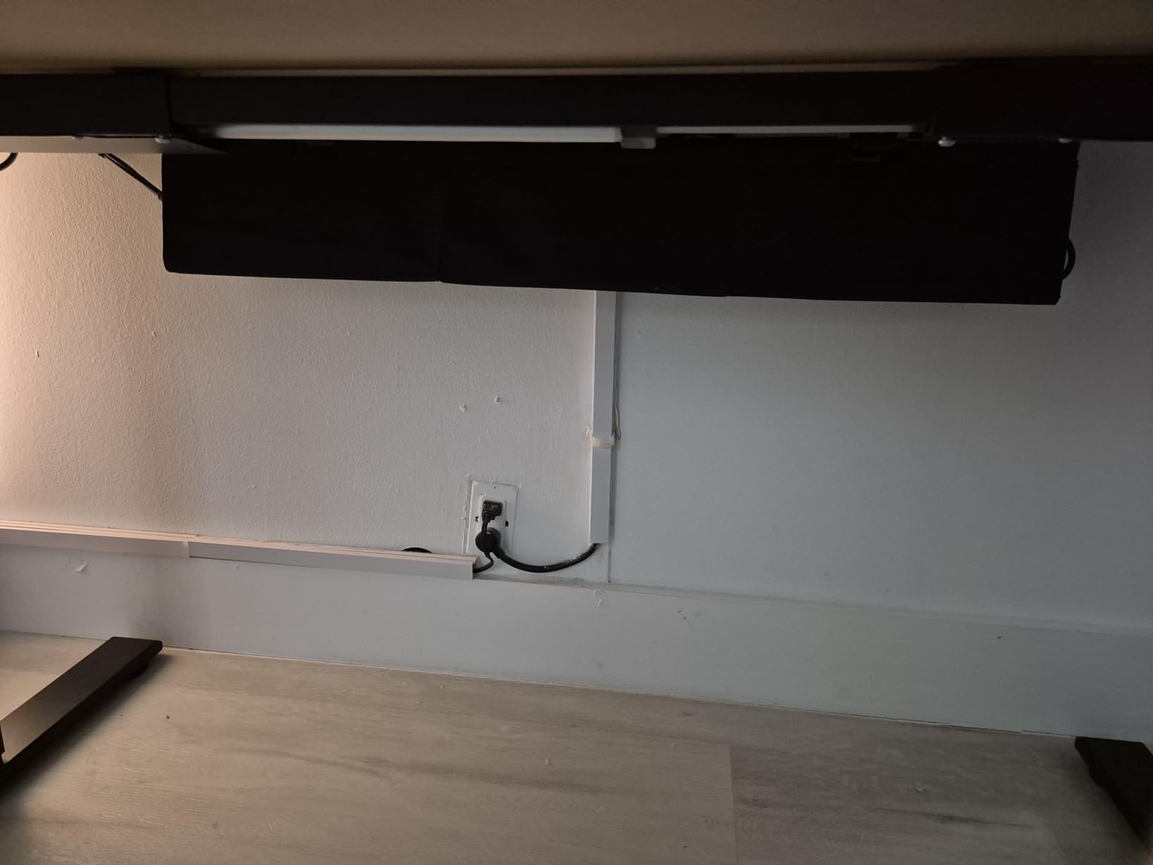 Univivi No Drill Under Desk Cable Management Tray, 48