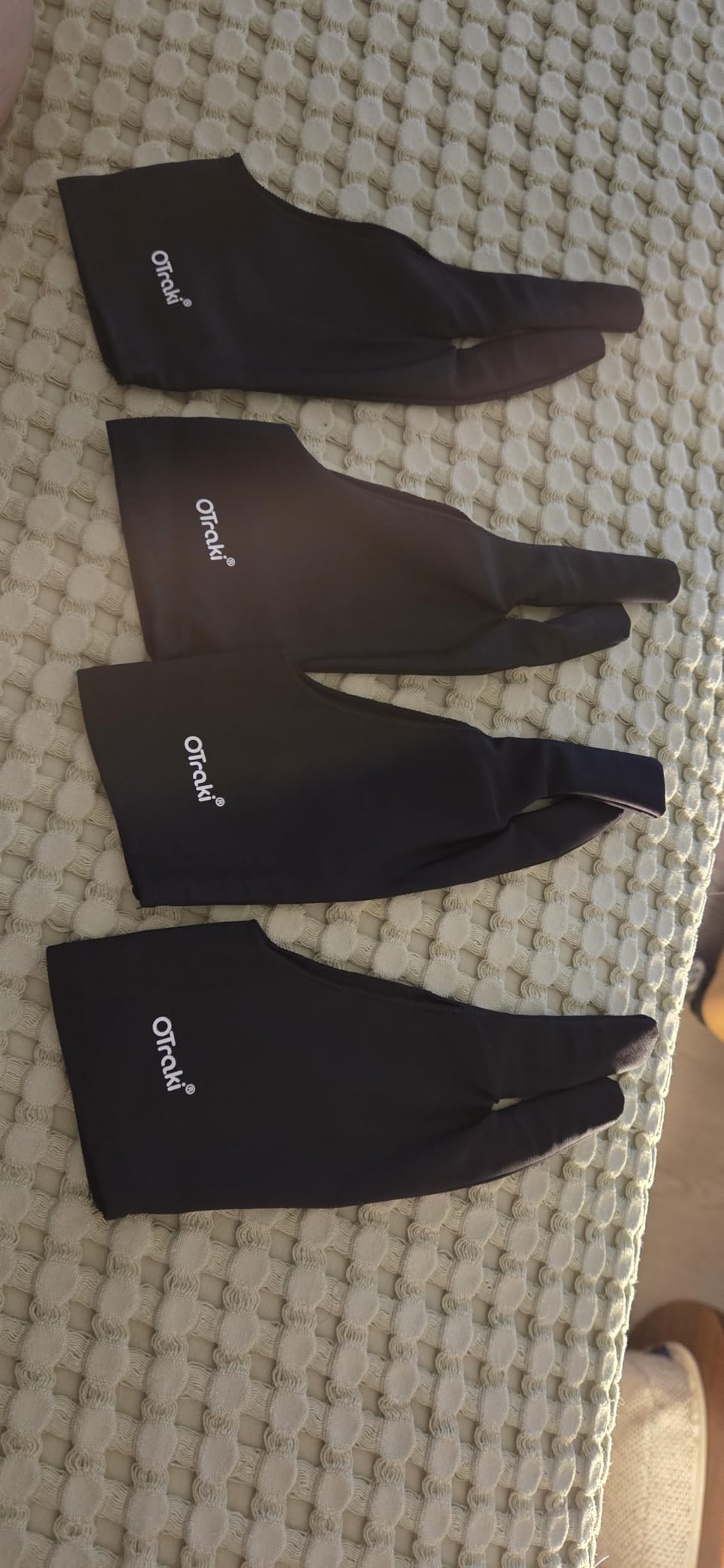 OTraki 4 Pack Artist Drawing Gloves for Digital Tablet Paper Sketching customer photo 2