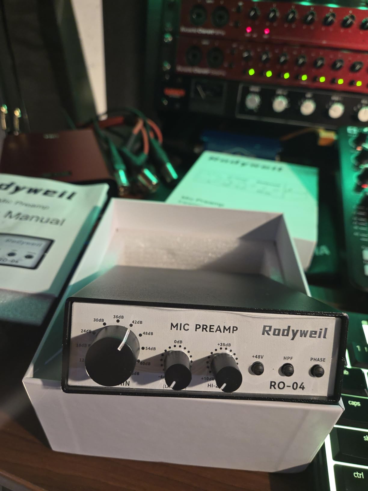 RO-04 Mic Preamp, 0~72db Adjustable Gain Boost,-120db EIN Ultra Low Noise, Studio Grade Performance with Hi-Z, 48V, HPF, Phase for Instrument & Dynamic & Condenser & Ribbon Microphone customer photo 2