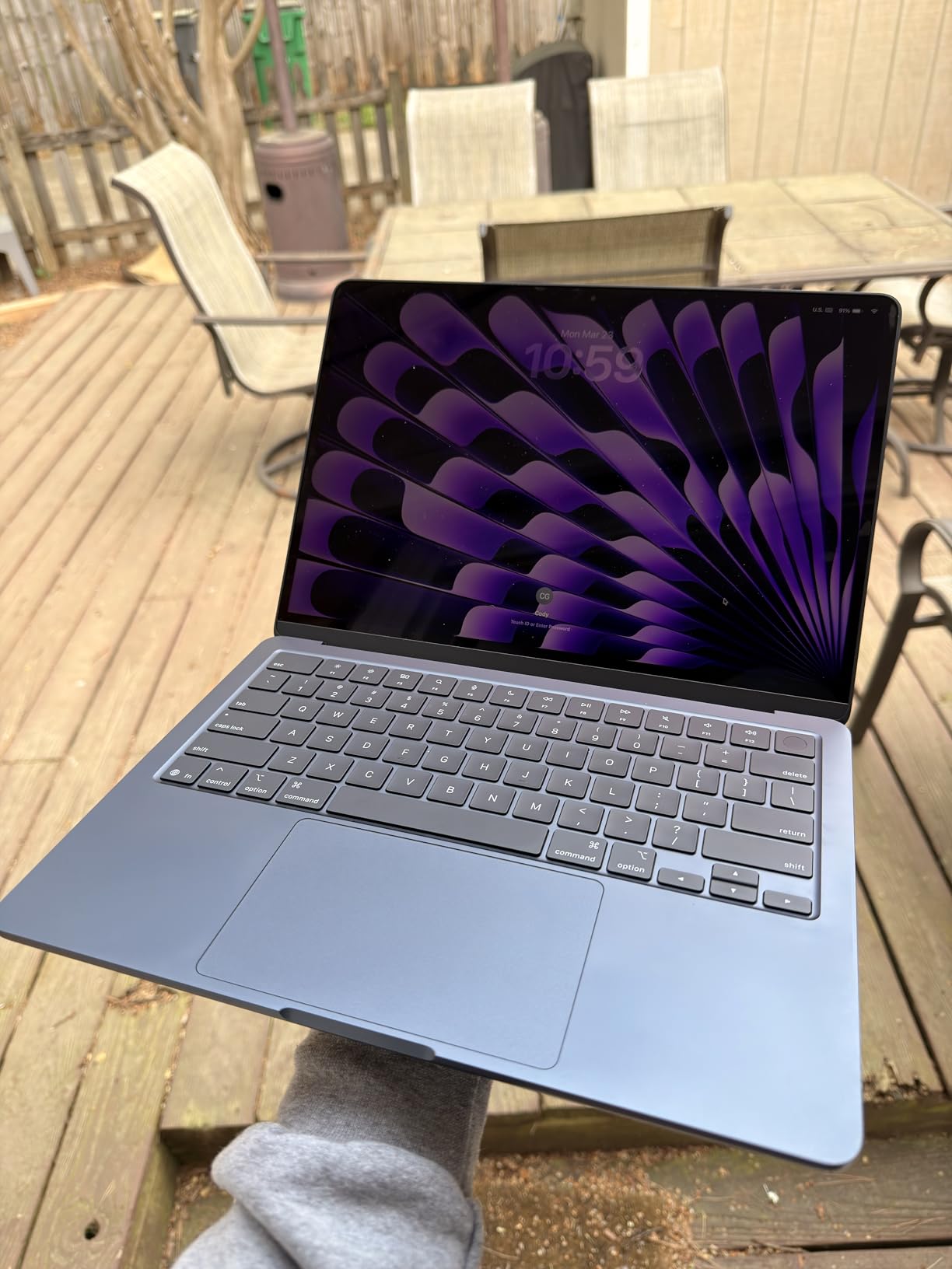 Apple 2025 MacBook Air 13-inch Laptop with M4 chip: Built for Apple Intelligence, 13.6-inch Liquid Retina Display, 16GB Unified Memory, 256GB SSD Storage, 12MP Center Stage Camera, Touch ID; Sky Blue customer photo 1