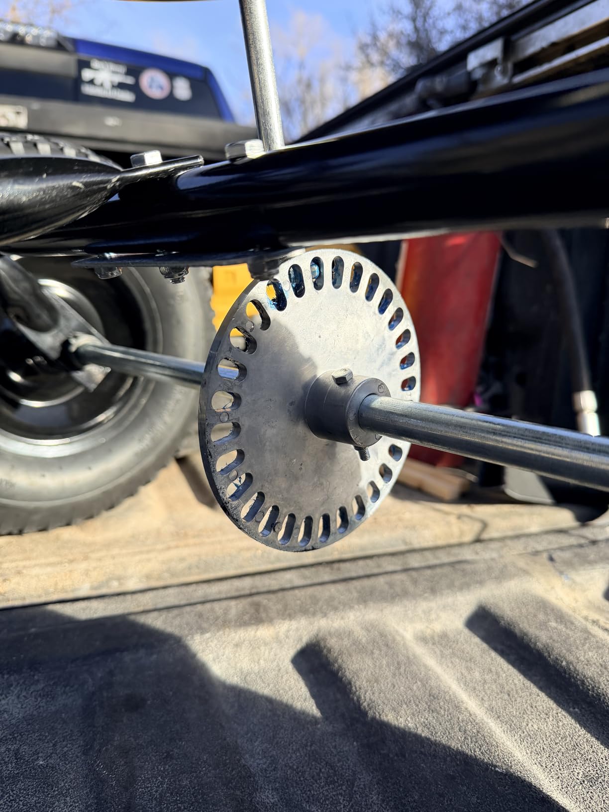 Yard Commander - 125 LB Tow Behind Lawn & Garden Broadcast Spreader - Seed, Fertilizer, Salt, Ice Melt - Premium Aluminum Cast Gears - Gate Lever for Easy Spread Control customer photo 1