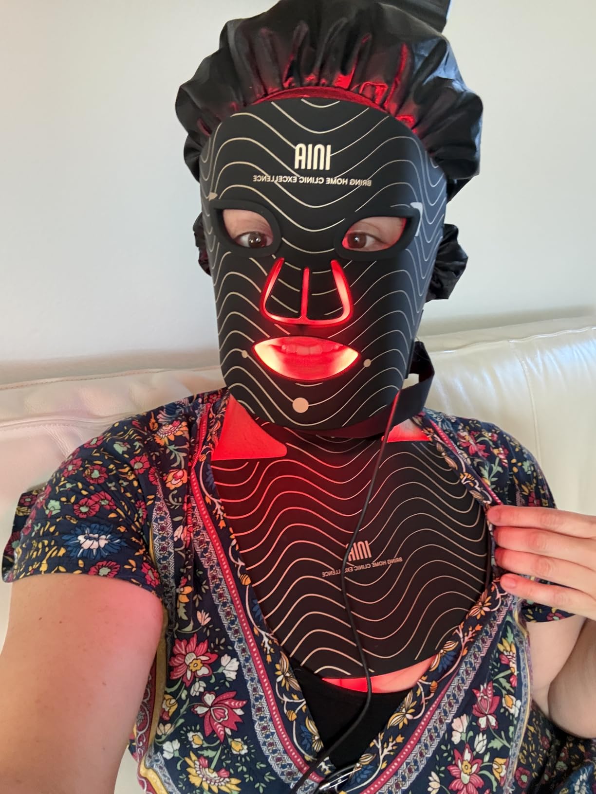 Red Light Therapy Mask for Face & Neck - 4 Light Modes with 850nm NIR, Red, Yellow & Blue LED Light Therapy, 2600mAh Rechargeable LED Face Mask for Anti-Aging, Skin Firming & Radiant Glow at Home customer photo 1