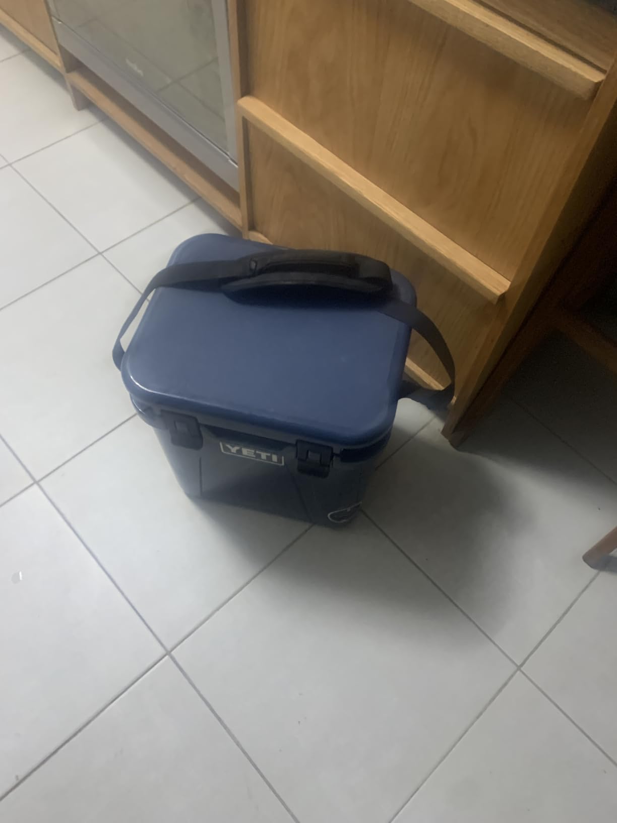 YETI Roadie 24 2.0 Hard Cooler with DoubleDuty Shoulder Strap and Drain Plug customer photo 1