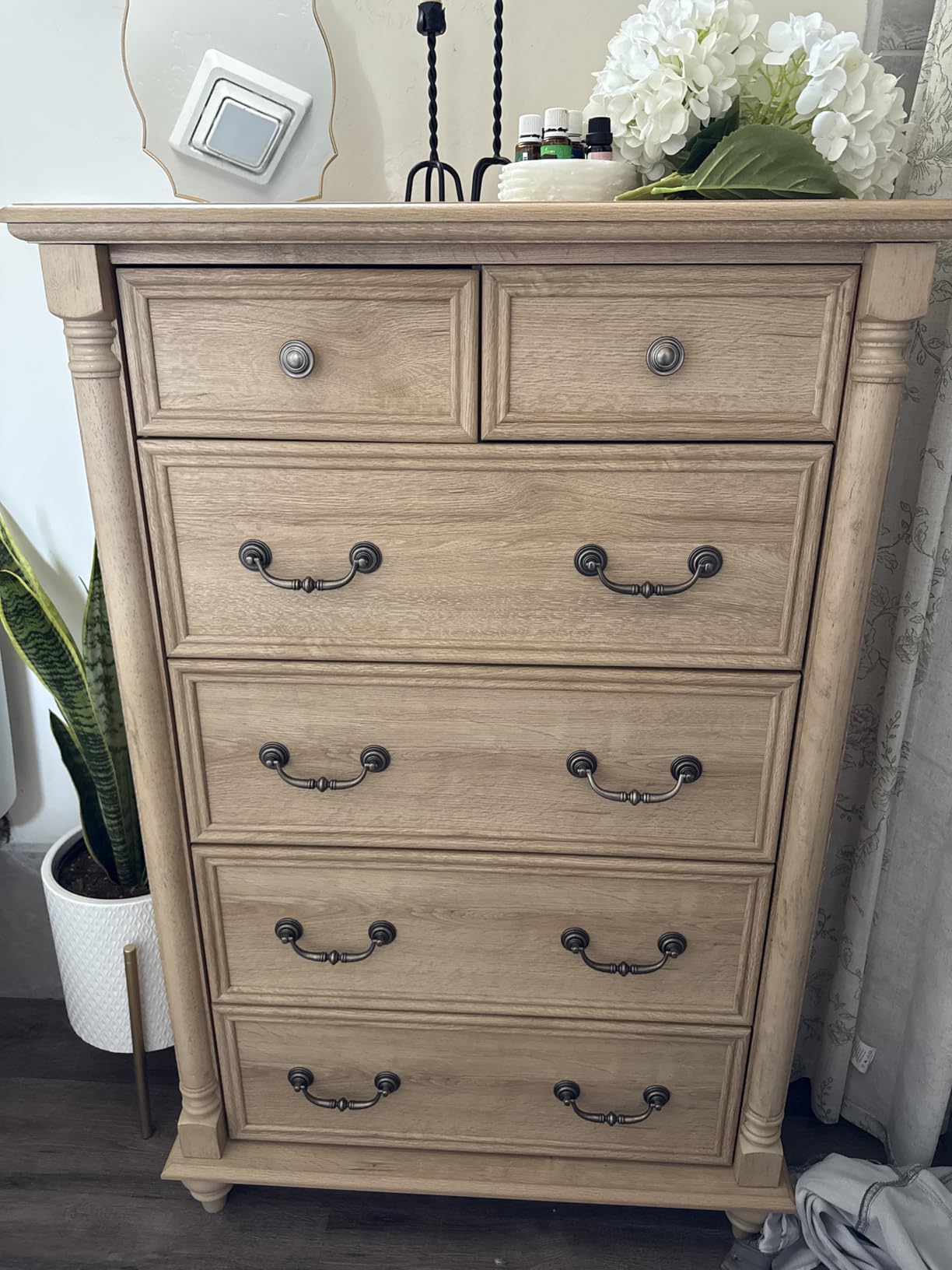 T4TREAM Farmhouse 7 Drawers Dresser Chests for Bedroom with 4 Solid Wood Feet, Tall Wide Wood Country Rustic Chest of Drawers, Storage Dressers for Bedroom, Living Room, Natural Oak customer photo 2