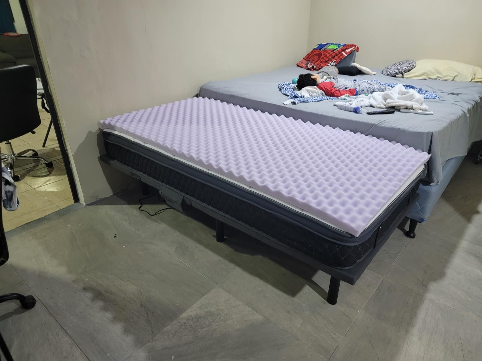 Pipishell Split King Adjustable Bed Frame, Electric Bed Base with Head & Foot Incline, USB-A & USB-C Ports, LED Under-Bed Lighting, 4 Leg Height Options, and Easy 3-Step Assembly customer photo 1