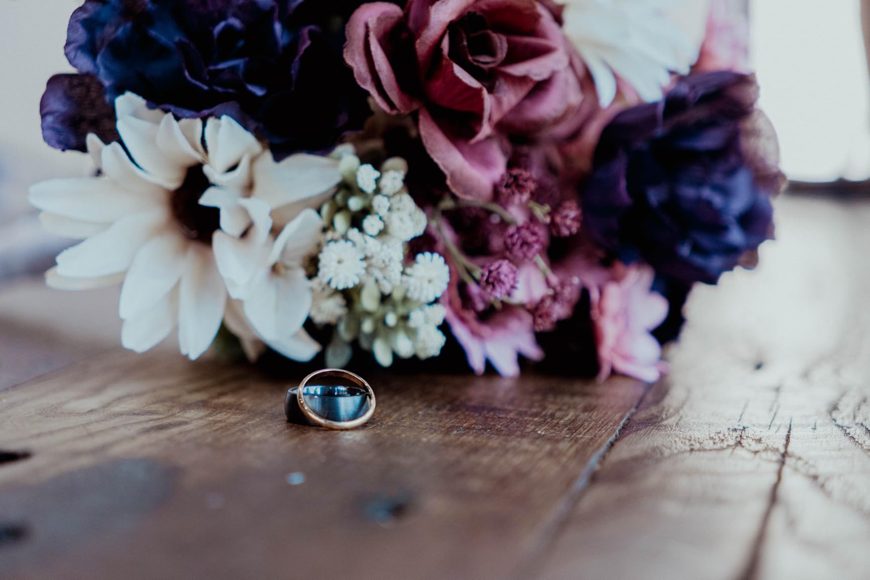 Canon EOS R50 V Mirrorless Camera (Body Only) - APS-C Digital Camera, Flip Screen 4K Video, Interchangeable Lens Camera for Vlogging, Content Creation, Streaming, Filming, Podcasts, TikTok customer photo 1