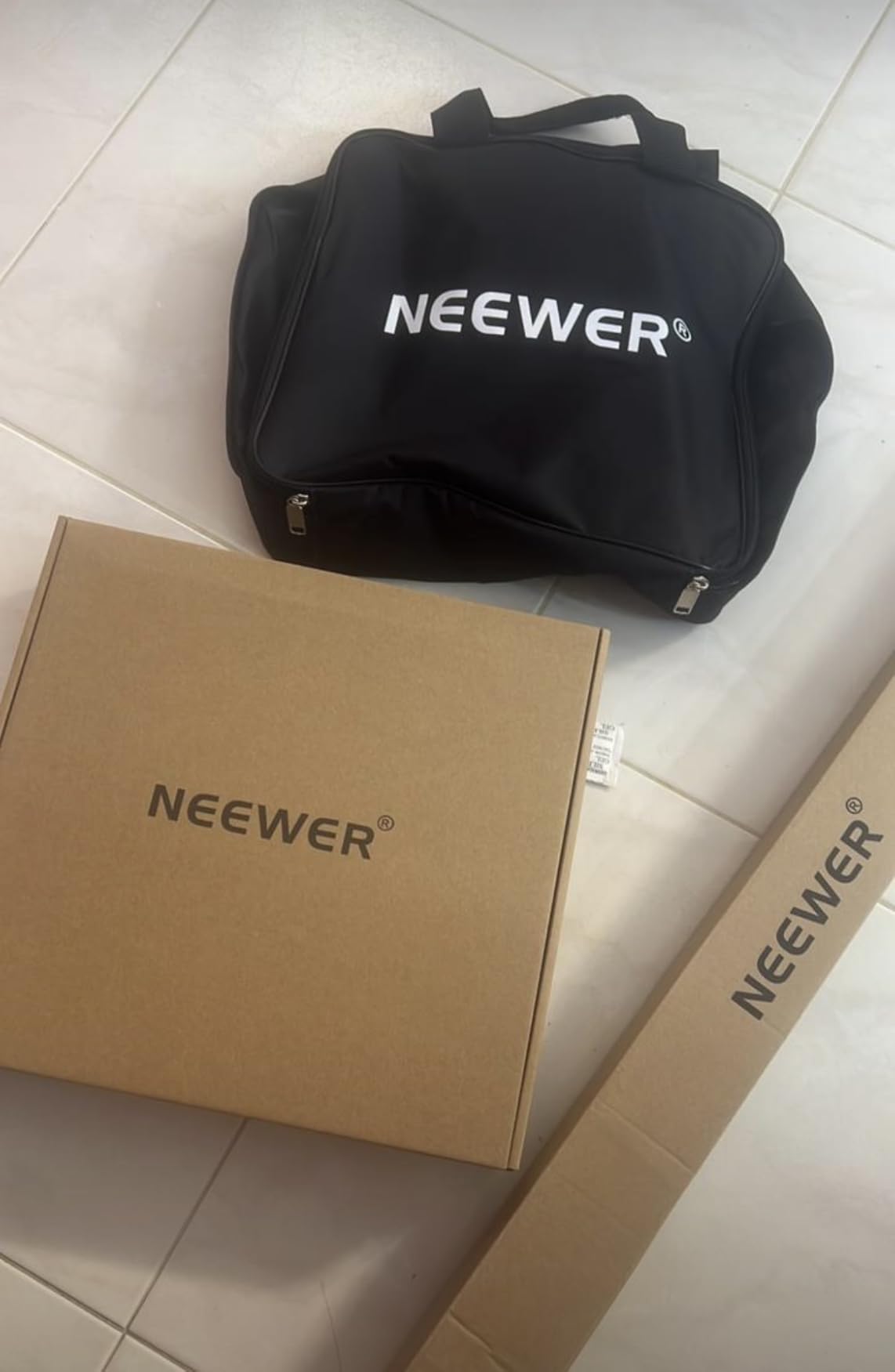 NEEWER Upgraded RGB LED Studio Video Light with Tripod Stand, App Control 50W 7000Lx CRI97+ 3200-5600K Dimmable Panel Key Lighting Kit for Game Streaming YouTube Recording Photography, RGB660 PRO II customer photo 2