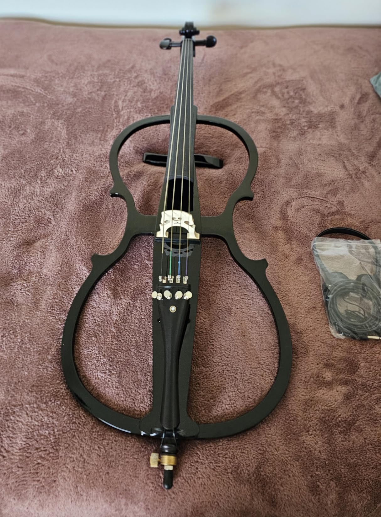 Electric Cello 4/4 Full Size Ebony Fittings with Lightweight Cello Bag, Headphones, Bow, Bridge, Rosin, Metallic Black customer photo 2