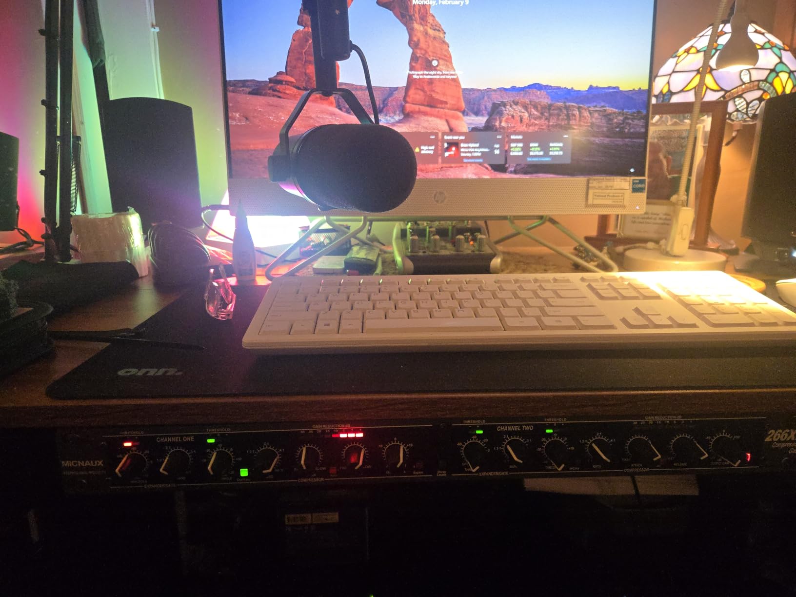 Audio Compressor, Professional Dual-Channel Black Dynamic Processor with Noise Gate & Sidechain Insert for Studio, Live & Streaming - 1U Rackmount, XLR/TRS Inputs customer photo 2