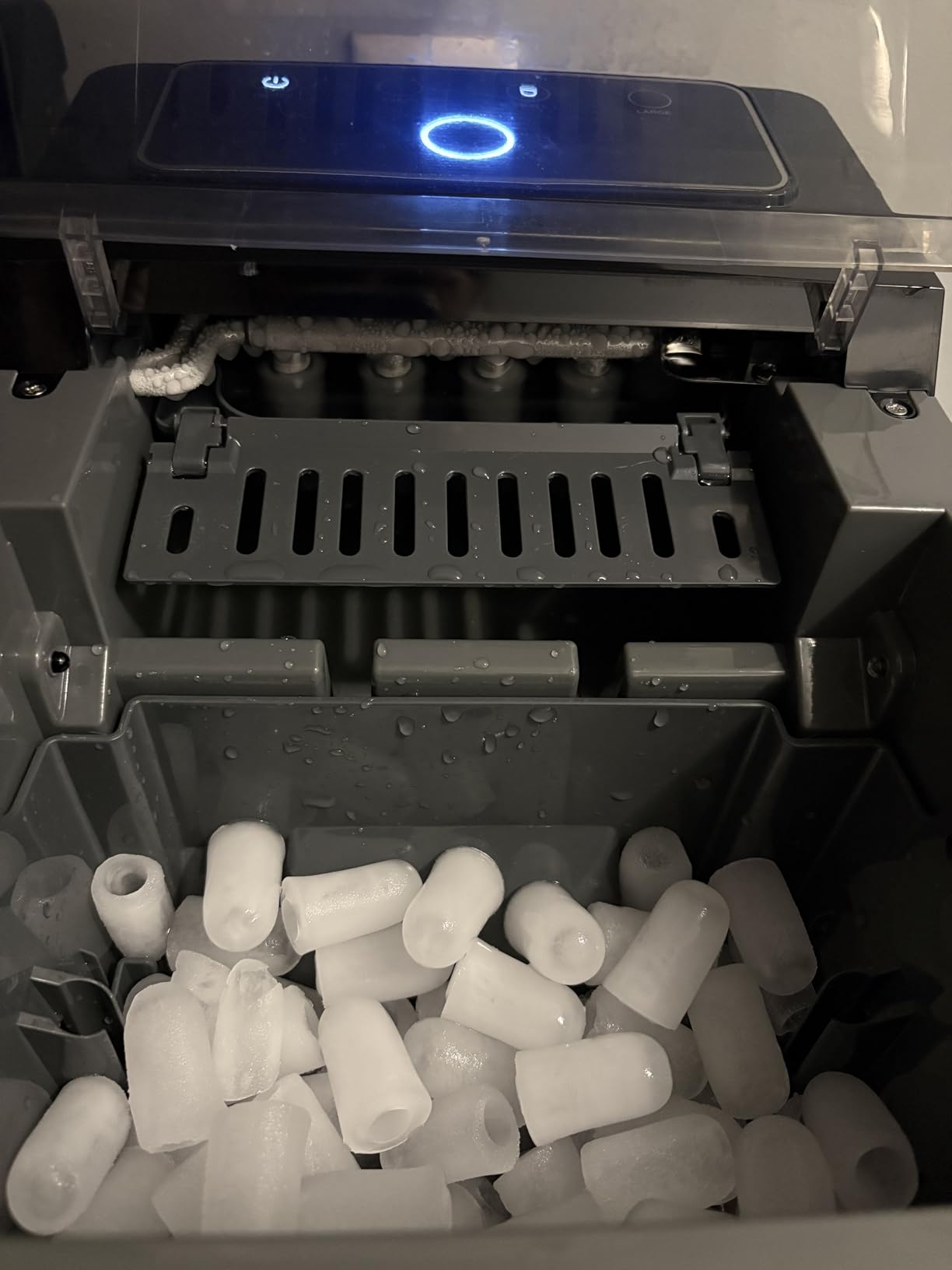 Silonn Ice Maker Countertop with Expandable 2.5L Ice Basket & 1.8L Water Tank, 9 Bullet Ice Cubes in 6 Mins, Portable Ice Maker with LED Touch Control, Self-Cleaning, 2 Ice Sizes for Home Kitchen customer photo 1