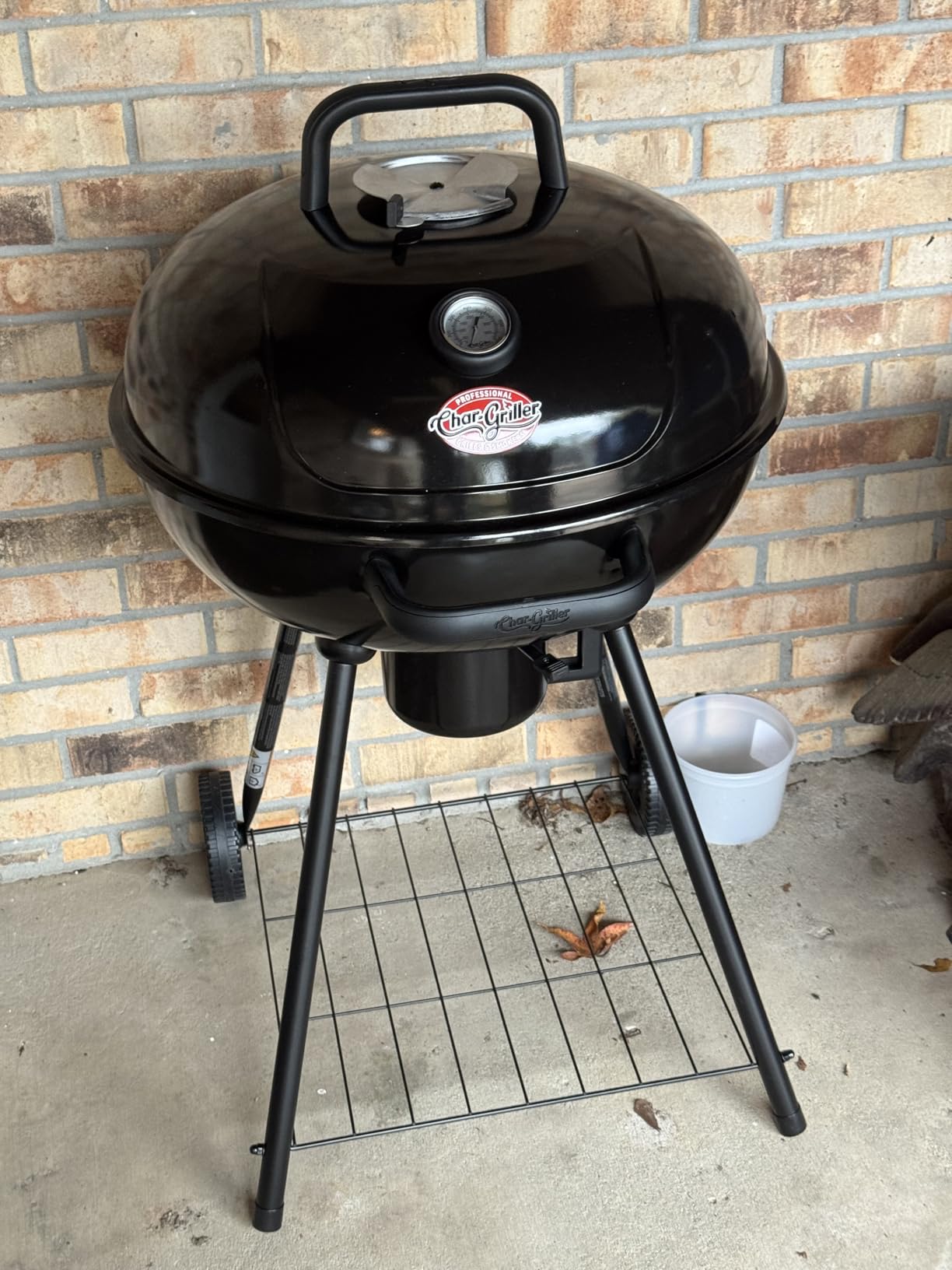 Char-Griller 22-inch Kettle Charcoal Grill and Smoker customer photo 1