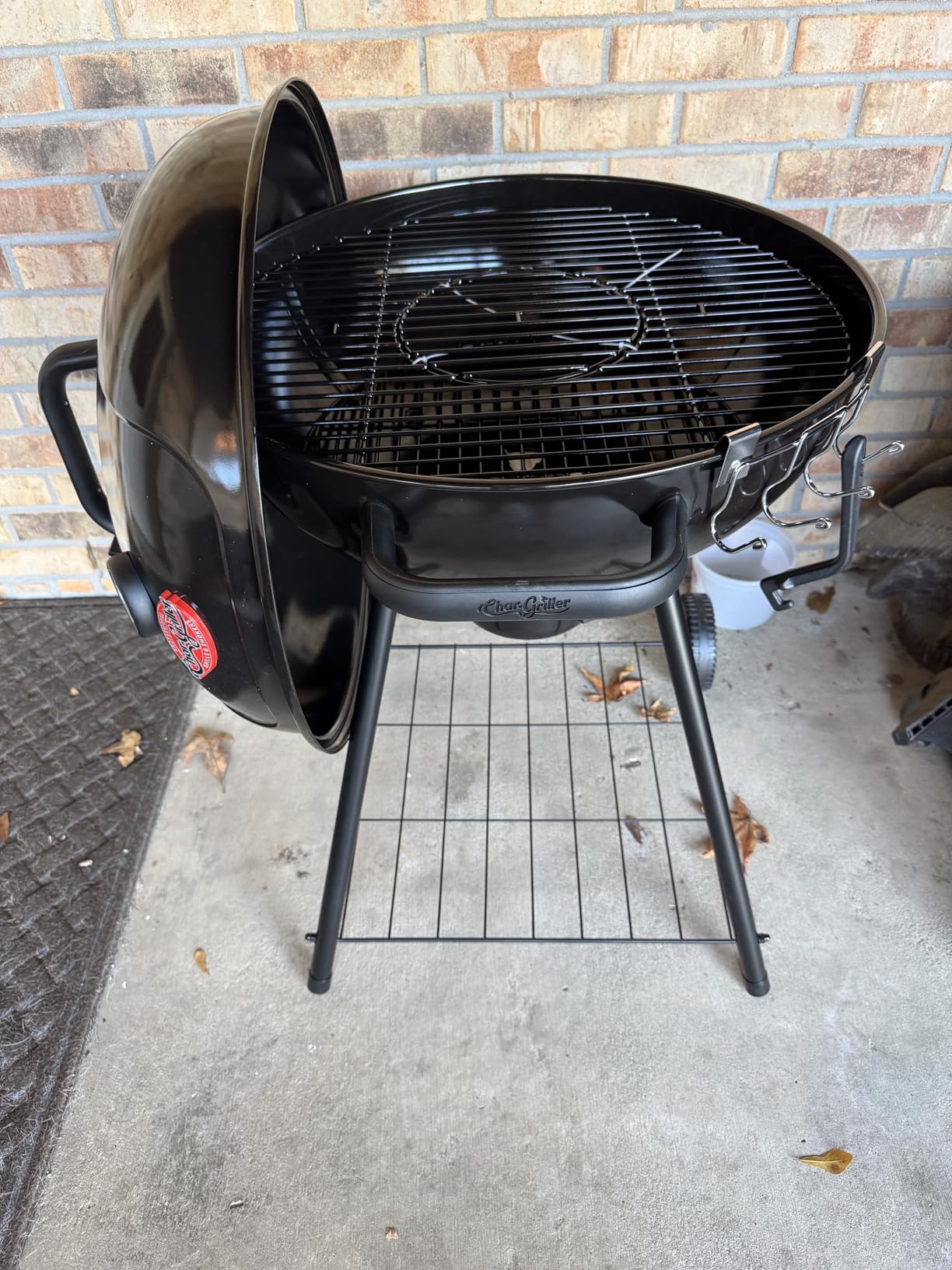 Char-Griller 22-inch Kettle Charcoal Grill and Smoker customer photo 2