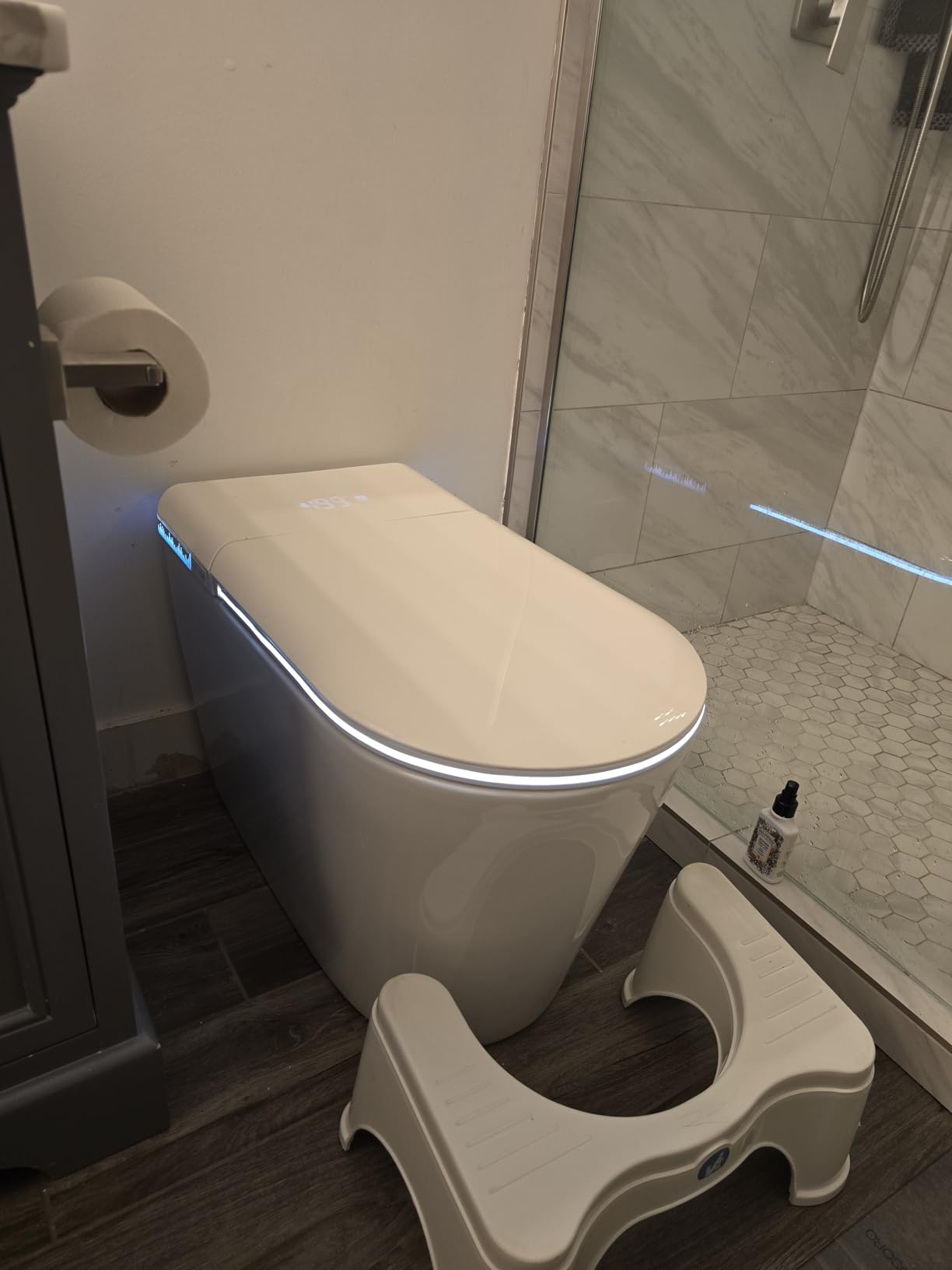 Luxury Smart Toilet with Foam Shield Auto-Open/Close Lid, One Piece Bidet Toilet Heated Seat for Bathrooms, Multiple Cleaning Modes, Aromatic Spray, Air Purification, Smart Foot Sensor customer photo 1