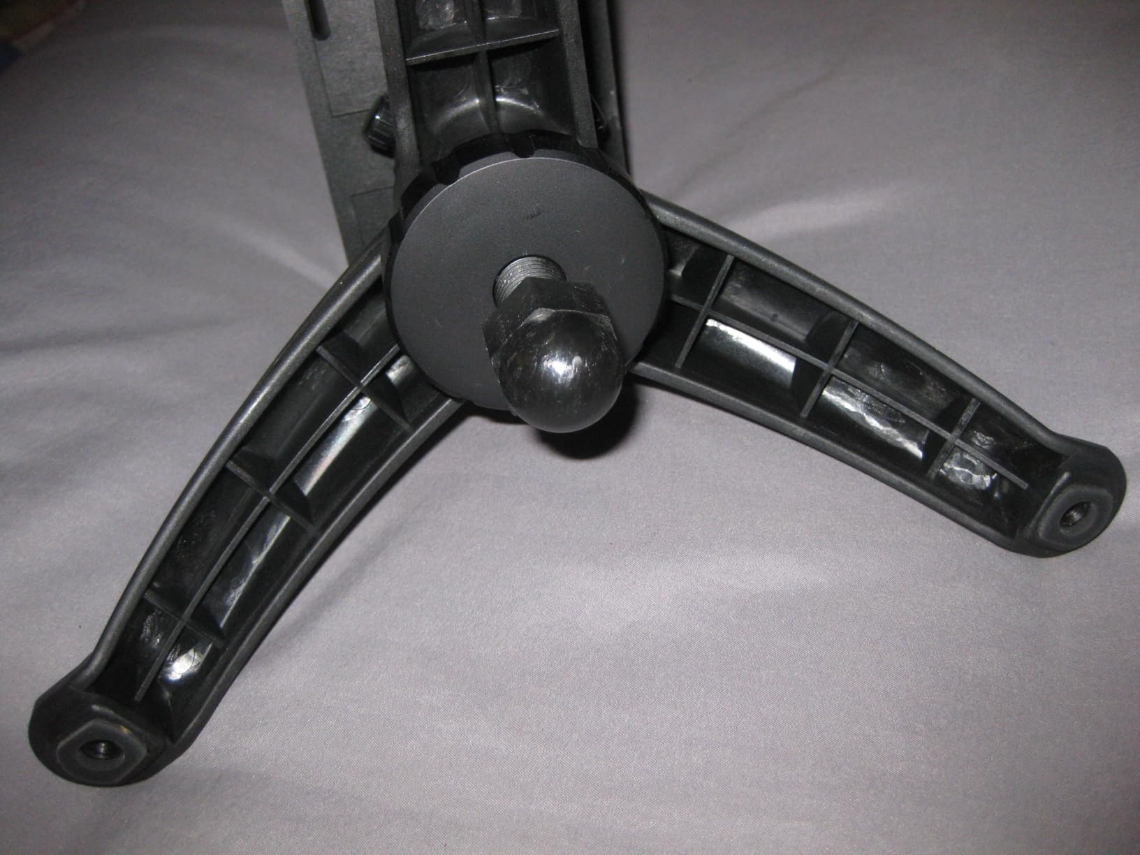 CVLIFE Shooting Rest Tripod Gun Rifle Rest with Front and Rear Bench Rest Bags Height Adjustment for Range Shooting Hunting and Outdoor customer photo 1