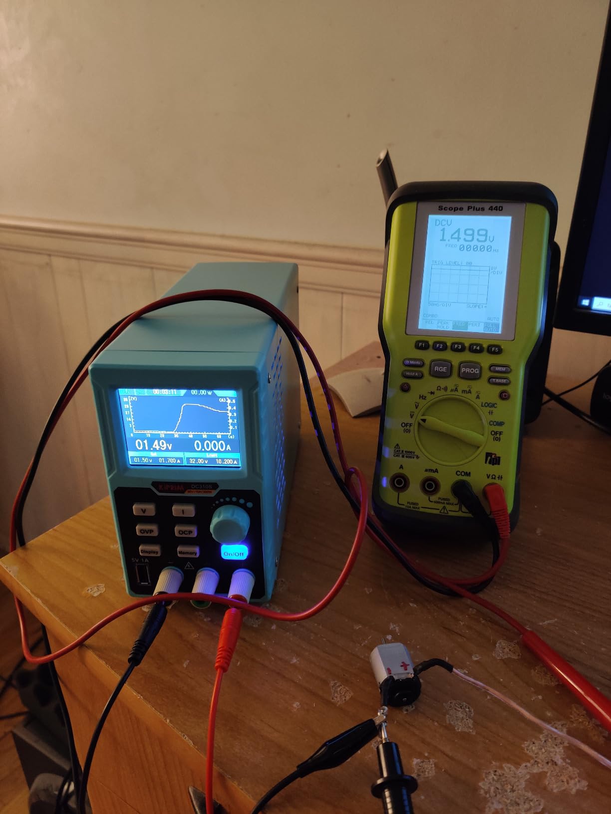 Programmable 400W DC Power Supply (0-60 V 0-20 A) 110V Input High Precision 4-Digit Multiple Protection with PC Software and USB Charging customer photo 2