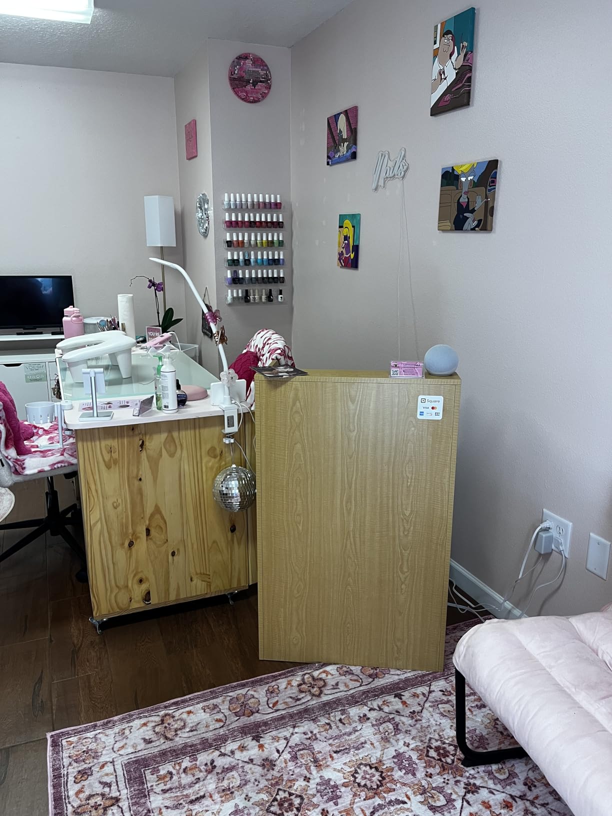 OmySalon Reception Desk with Counter, Small Front Desk w/Lockable Drawer, Wooden Modern Reception Table for Salon Lobby Office Home (White, 32) customer photo 1