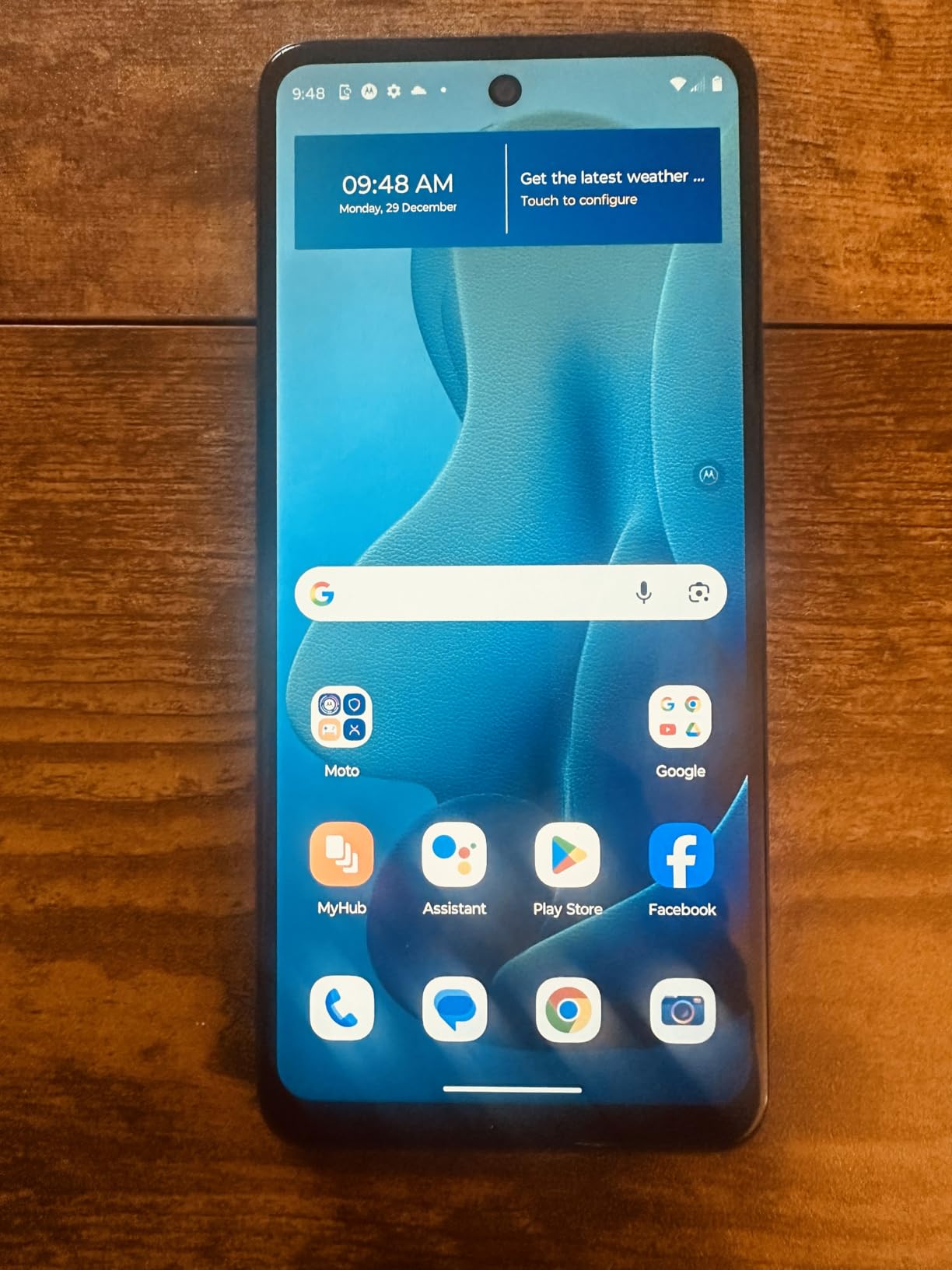 Tracfone Motorola Moto g 5G (2024) Locked Prepaid Smartphone, 128GB, Gray - Includes $20 Unlimited Talk, Text, & 4GB Data 30-Day Plan customer photo 1