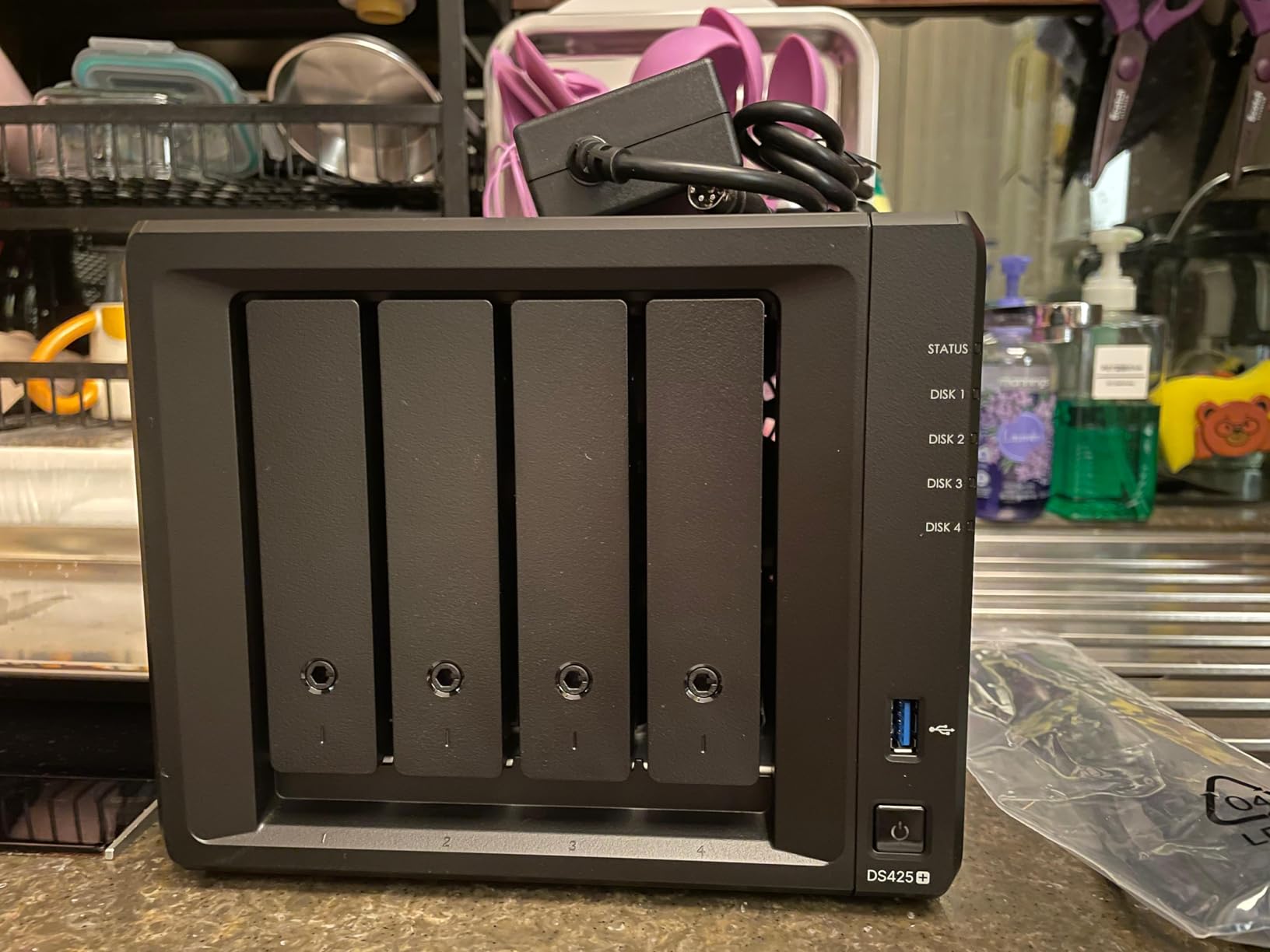Synology 4-Bay DiskStation DS425+, Ryzen V1500B, 2GB RAM, 2x 1GbE Ports customer photo 1