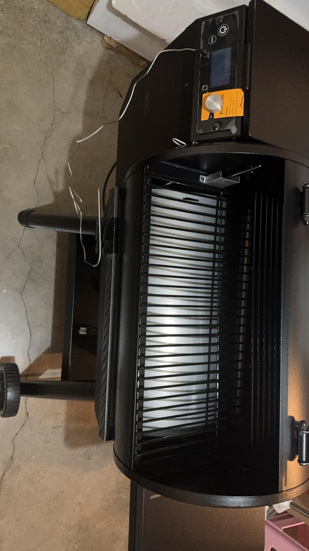 LCD Control Wood Pellet Smoker Grill, 456 SQ. IN Cook Area, Pellet Grill with Auto Feed & Leaking Waste, 500°F Max Temperature, 8 in 1 BBQ Grill with Meat Probe, Side Table with Hooks(Black) customer photo 1