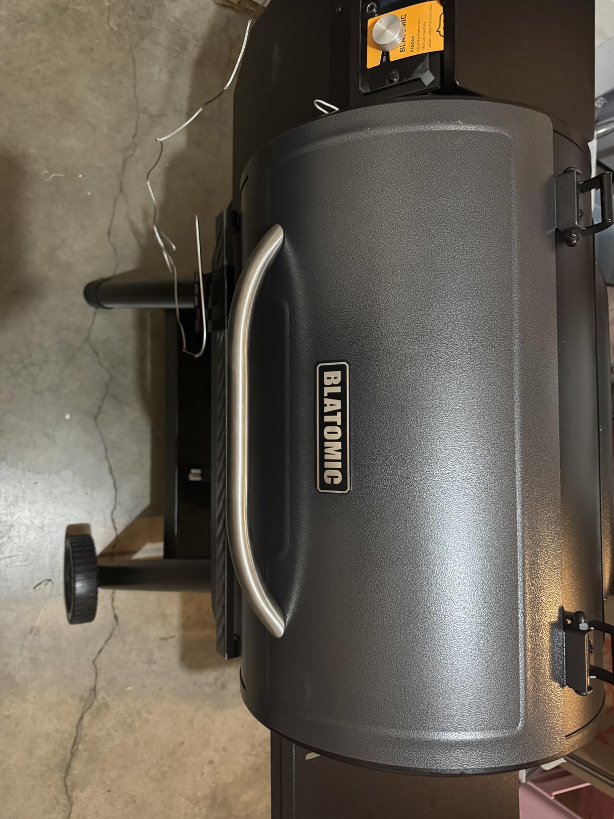 LCD Control Wood Pellet Smoker Grill, 456 SQ. IN Cook Area, Pellet Grill with Auto Feed & Leaking Waste, 500°F Max Temperature, 8 in 1 BBQ Grill with Meat Probe, Side Table with Hooks(Black) customer photo 2