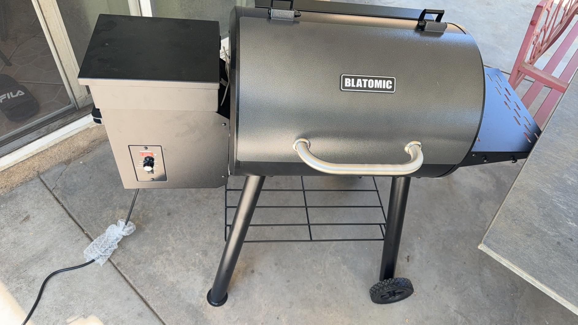 Wood Pellet Smoker Grill and Smoker, 440 SQ. IN Cook Area, Pellet Grill with Base Storage Rack, 500°F Max Temperature, Outdoor Grilling, Smoking, and BBQ (Black) customer photo 1