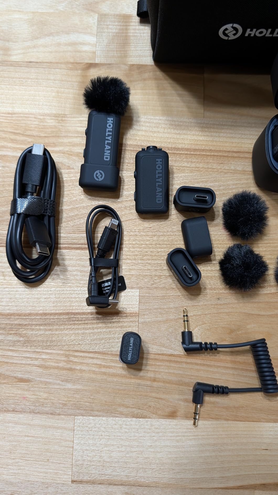 Lark MAX 2 Combo-4 Person Version, Wireless Lavalier Microphone, Tailored for Multi-Person Shooting Scenarios, Microphone for Camera/iPhone/Android (4TX + 2RX+ Charging Case) customer photo 1