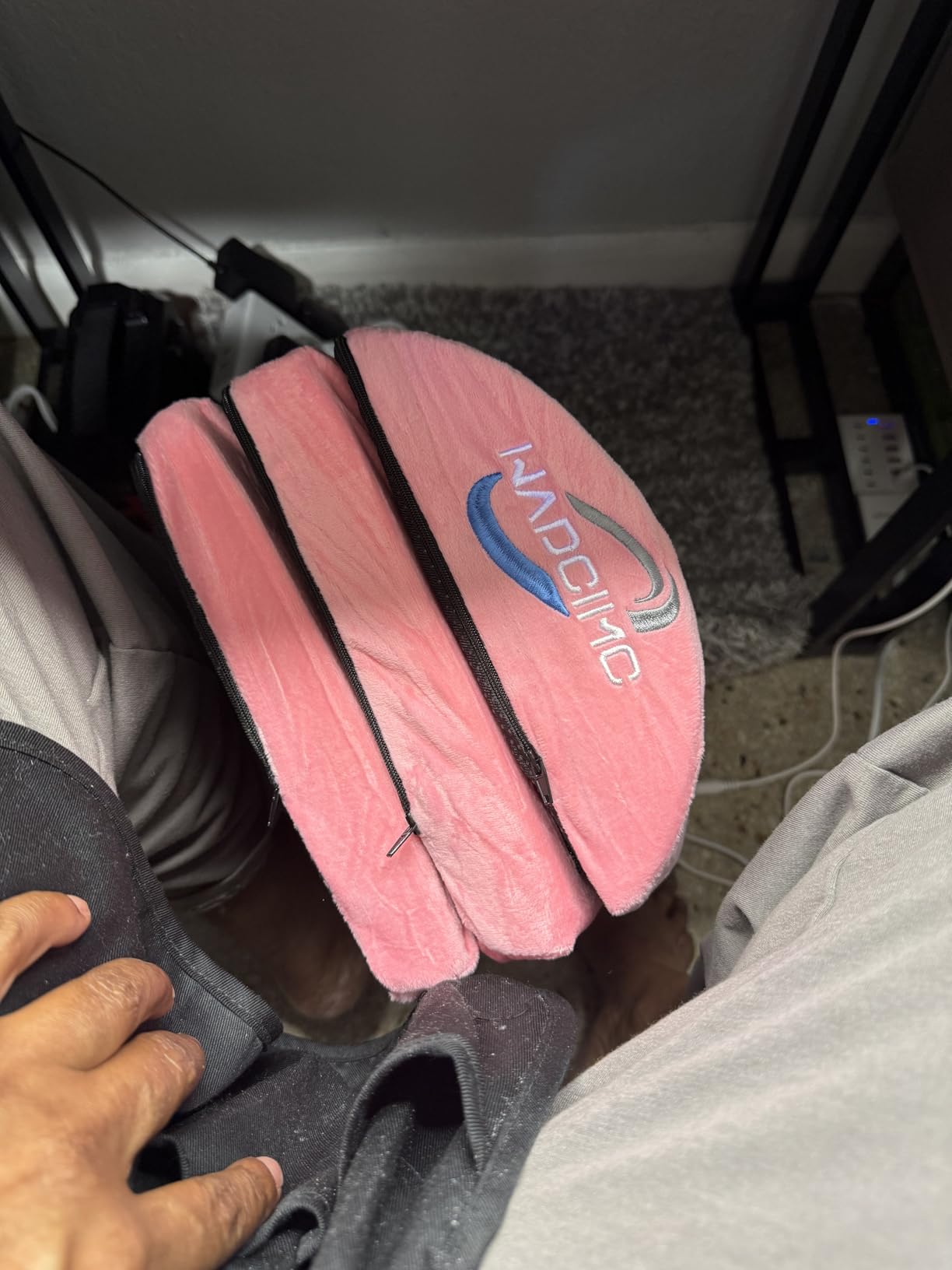 Foot Rest for Under Desk at Work, Warmer Feet Pocket Footrests,Foot Stool with Washable Cover,Comfortable Footrest with 3 Adjustable Heights, for Office Gaming Chair, for Leg Support, XL(18IN) customer photo 2