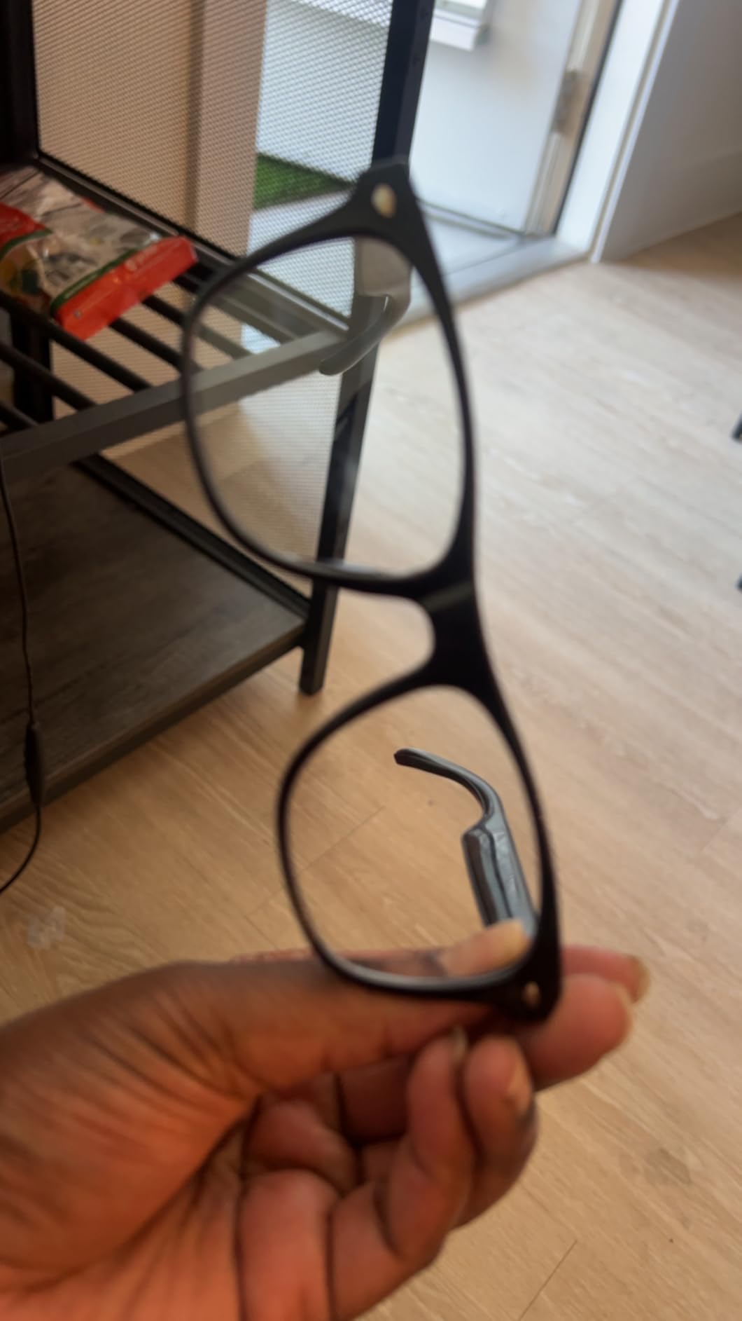 AI Smart Glasses for Men and Women with Chat GPT, Bluetooth Translation Glasses with 165 Languages and Color-Change Lens, Music Playback & Hands-Free Calls, UV & Blue Light Protection customer photo 1