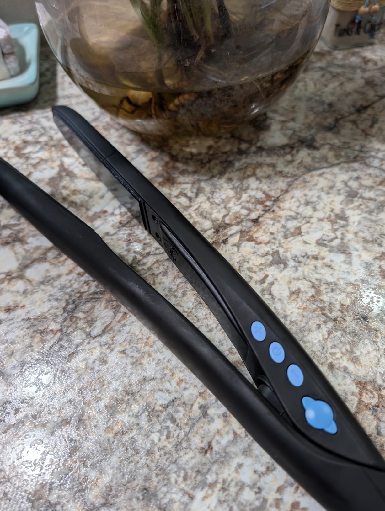 Bio Ionic 10X Styling Iron, Hair Straightener with 1 Sonic Vibrating Plates, Flat Iron with Ion Generating Mineral Complex, Versatile Styler for Wavy & Straight Hairstyles customer photo 2