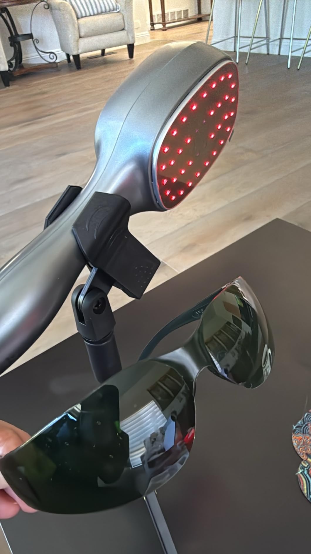 Red & Near Infrared Light Therapy Wand with Stand - Handheld Dual-Wavelength 4×808nm & 34×650nm, Rechargeable Cold Red Light Therapy Device for Home Wellness and Pet Use customer photo 1