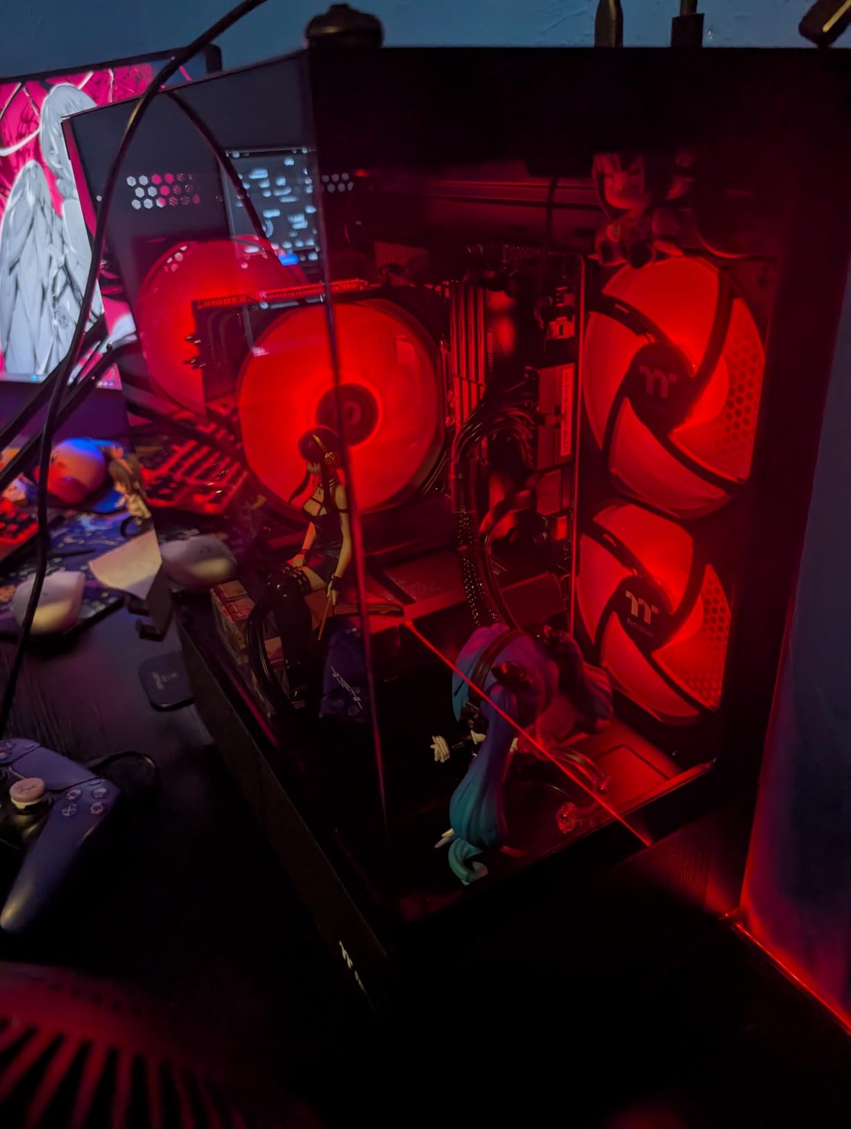 Thermaltake LCGS View i1460-170 Gaming Desktop (Intel Core i5-14400F, ToughRam 16GB DDR5 6000MT/s RGB Memory, NVIDIA GeForce RTX 5060, 1TB NVMe M.2, WiFi, Windows 11) V17B-B760-560-LCS customer photo 1