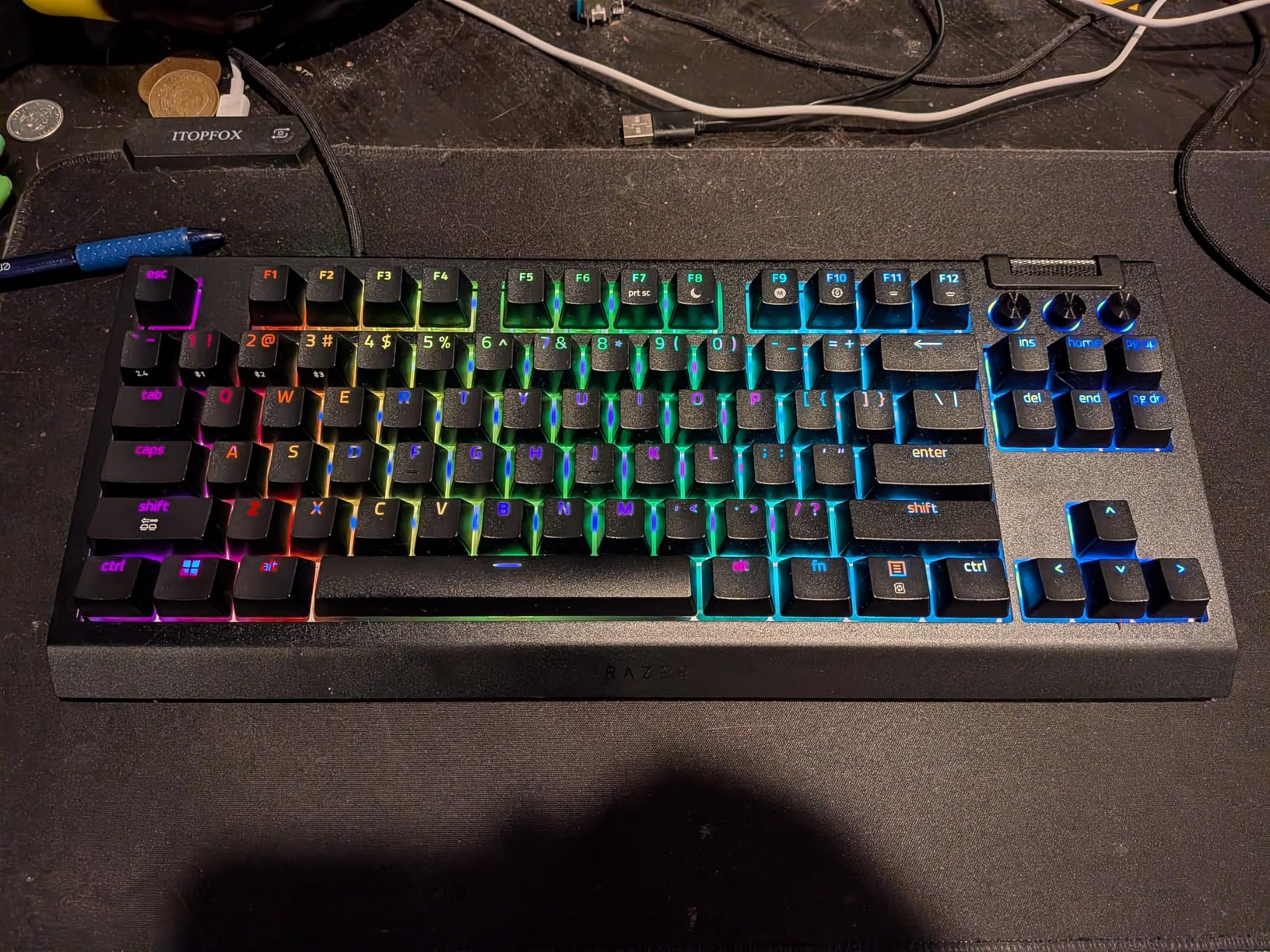 Razer BlackWidow V4 TKL HyperSpeed Wireless Hot Swappable Gaming Keyboard: Orange Tactile Switches - Wireless & Bluetooth - Multi-Function Roller & Control Buttons - Chroma RGB - Long Battery Life customer photo 2