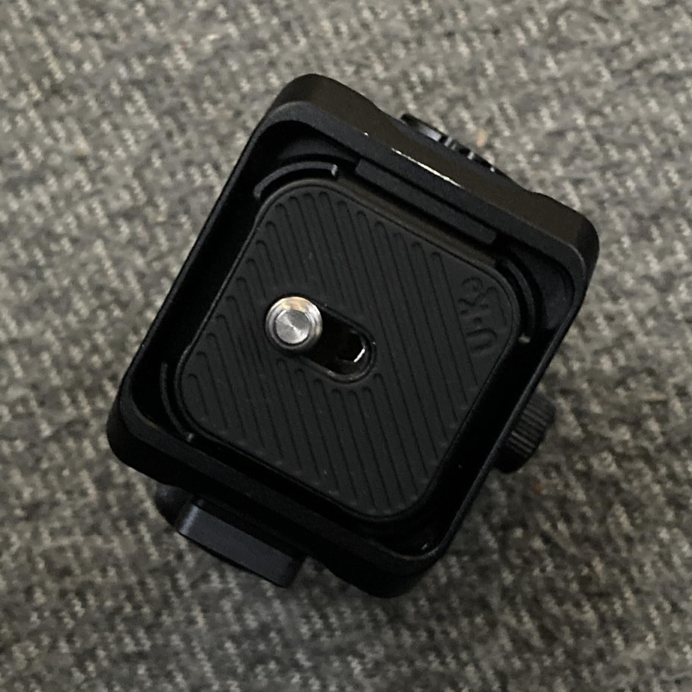 Ulanzi T100 Ball Head, Tripod Ball Head Mount 1/4 & 3/8 inch with Uka Quick Release Plate & Cold Shoe, 360° Rotating Panoramic Ball Head for DSLR Camera,Tripod,Monopod,Slider,Camcorder, 13lbs/6kg Load customer photo 1