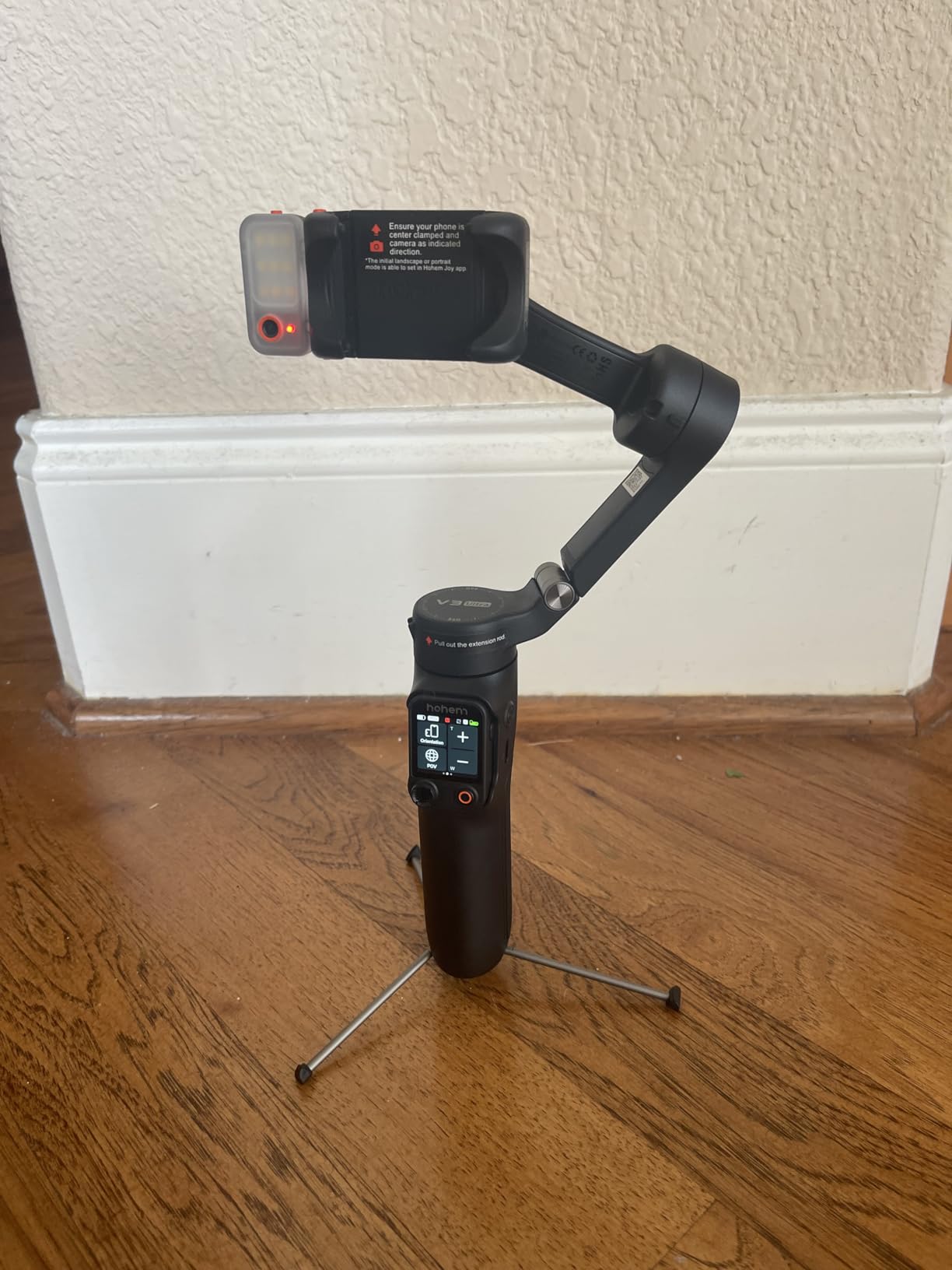 hohem iSteady V3 Ultra Gimbal Stabilizer for iPhone, Phone Gimbal with AI Auto Tracking, Detachable Touchscreen Remote, Built-in Extension Rod, Tripod, Fill Light, for Vlog, Travel, Pet, Fitness customer photo 2