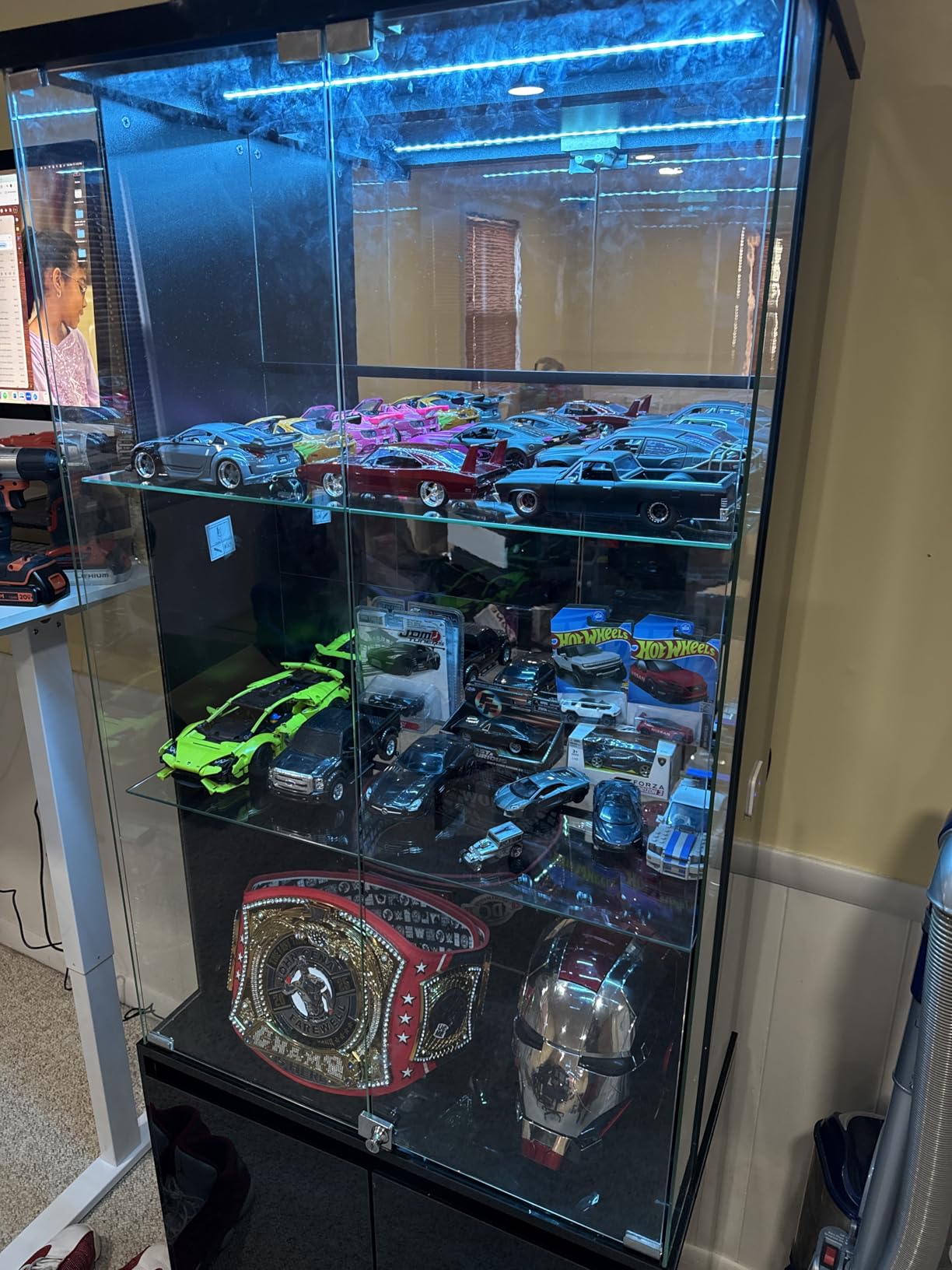 Lvifur Lockable Curio Display Cabinet with Glass Door, 65