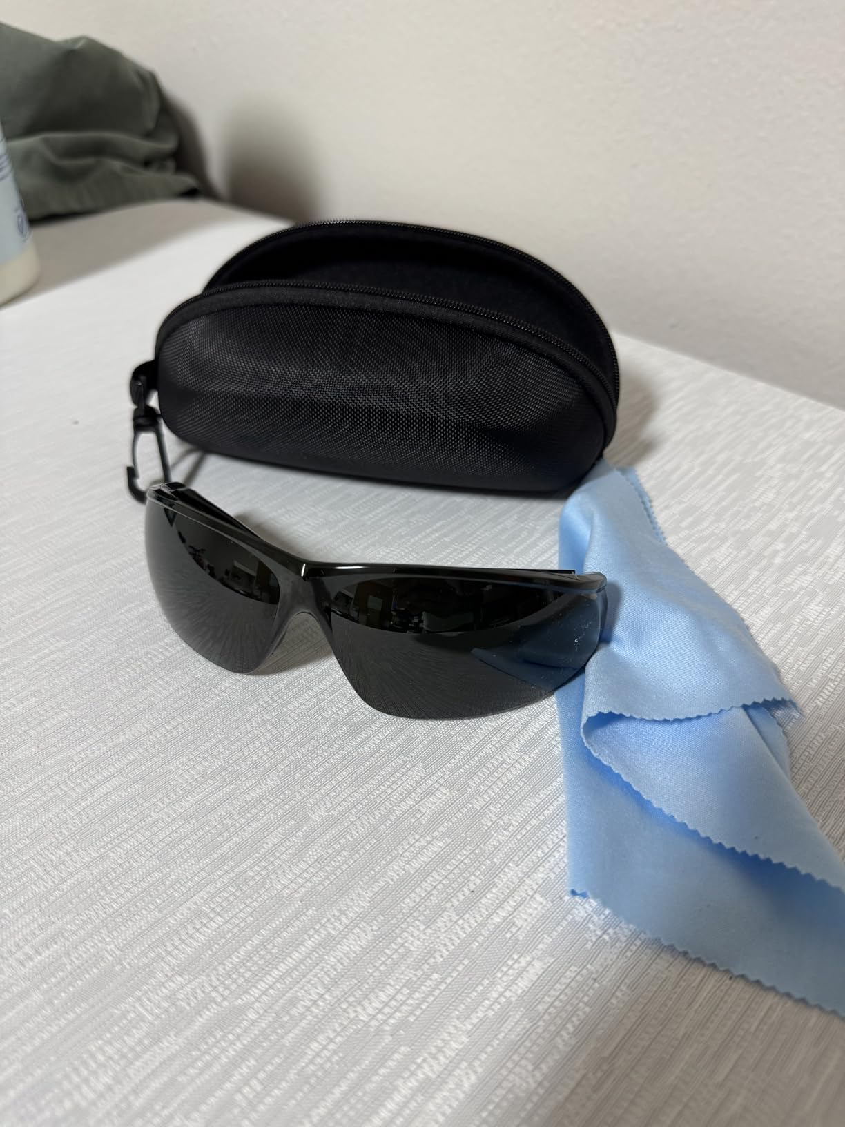 Pedete Red Light Therapy for Body, 24'' x 12''Large Infrared Light Therapy Pad with Timer Remote Control, 660nm 850nm Home Light Therapy for Knee Shoulder Back Muscle Joint (with Elastic Strap) customer photo 1